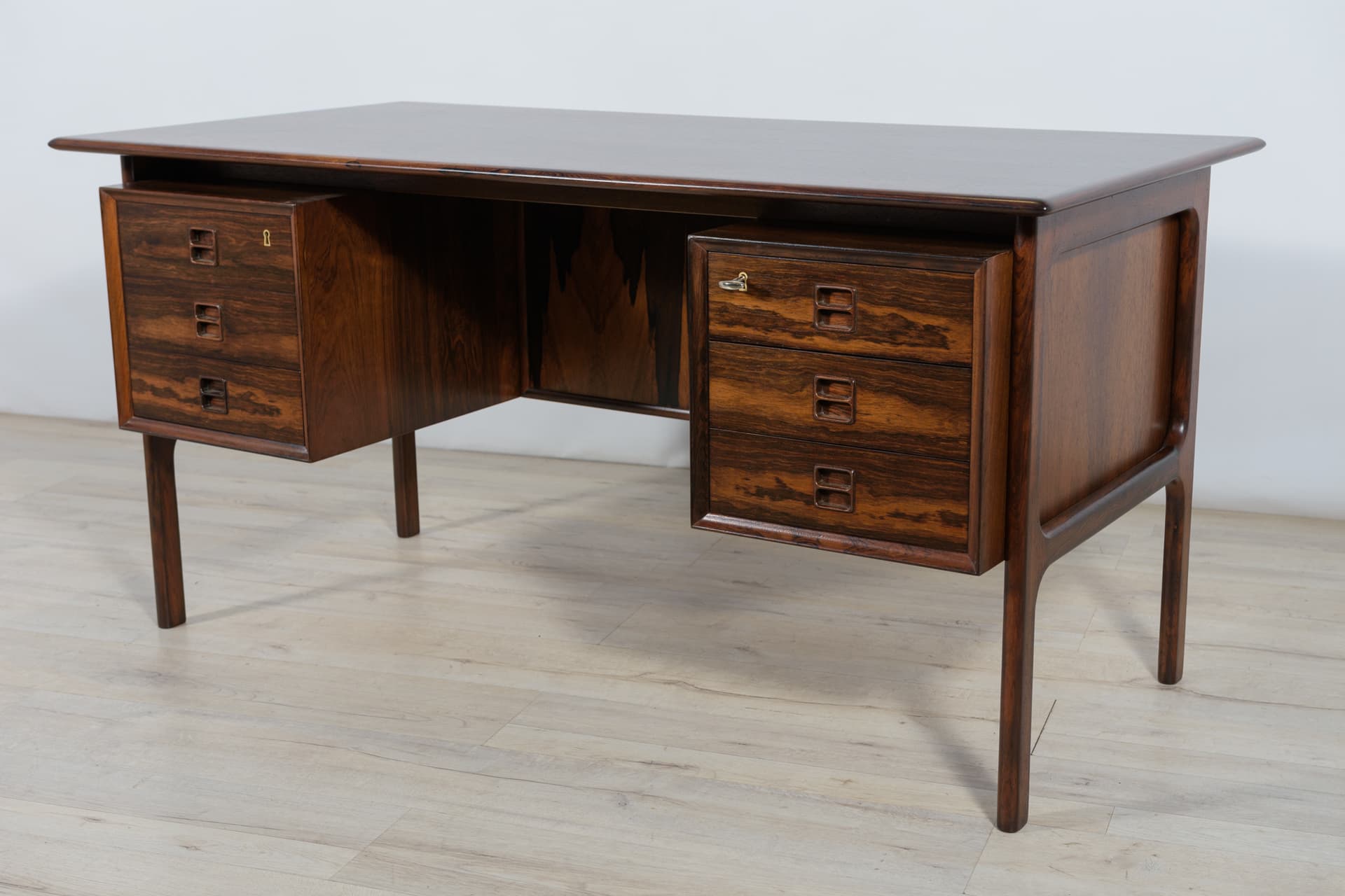 Desk, brown rosewood, by A. Vodder, for Sibast, Denmark, 1960s. - 287376