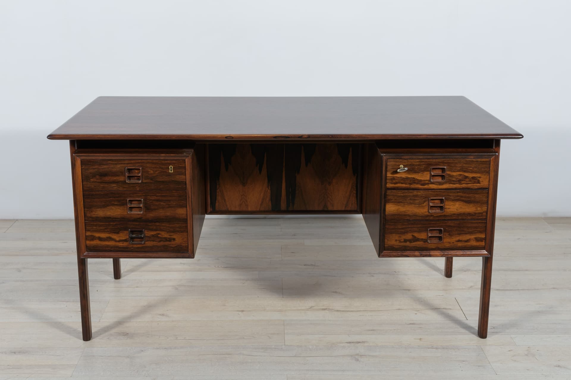 Desk, brown rosewood, by A. Vodder, for Sibast, Denmark, 1960s. - 287378