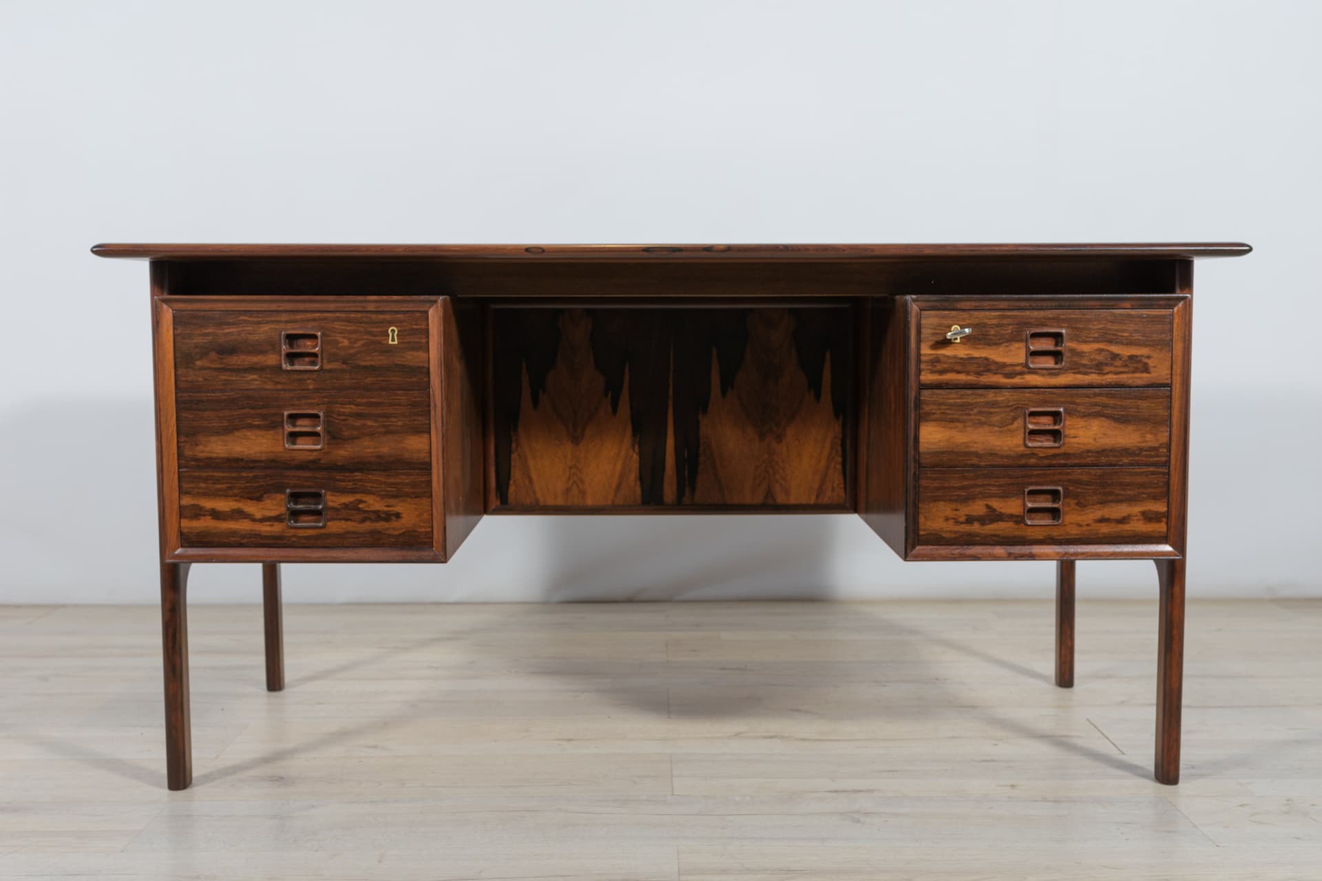 Desk, brown rosewood, by A. Vodder, for Sibast, Denmark, 1960s. - 287379