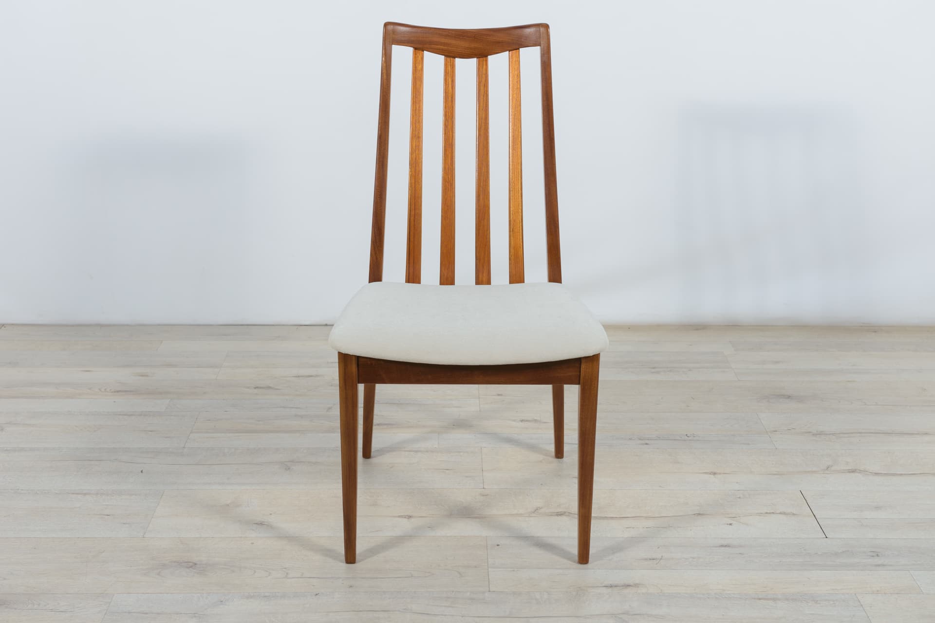 Komplet czterech krzeseł, teak, beż, proj. L. Dandy, G-Plan, Wielka Brytania, lata 60. - 287439