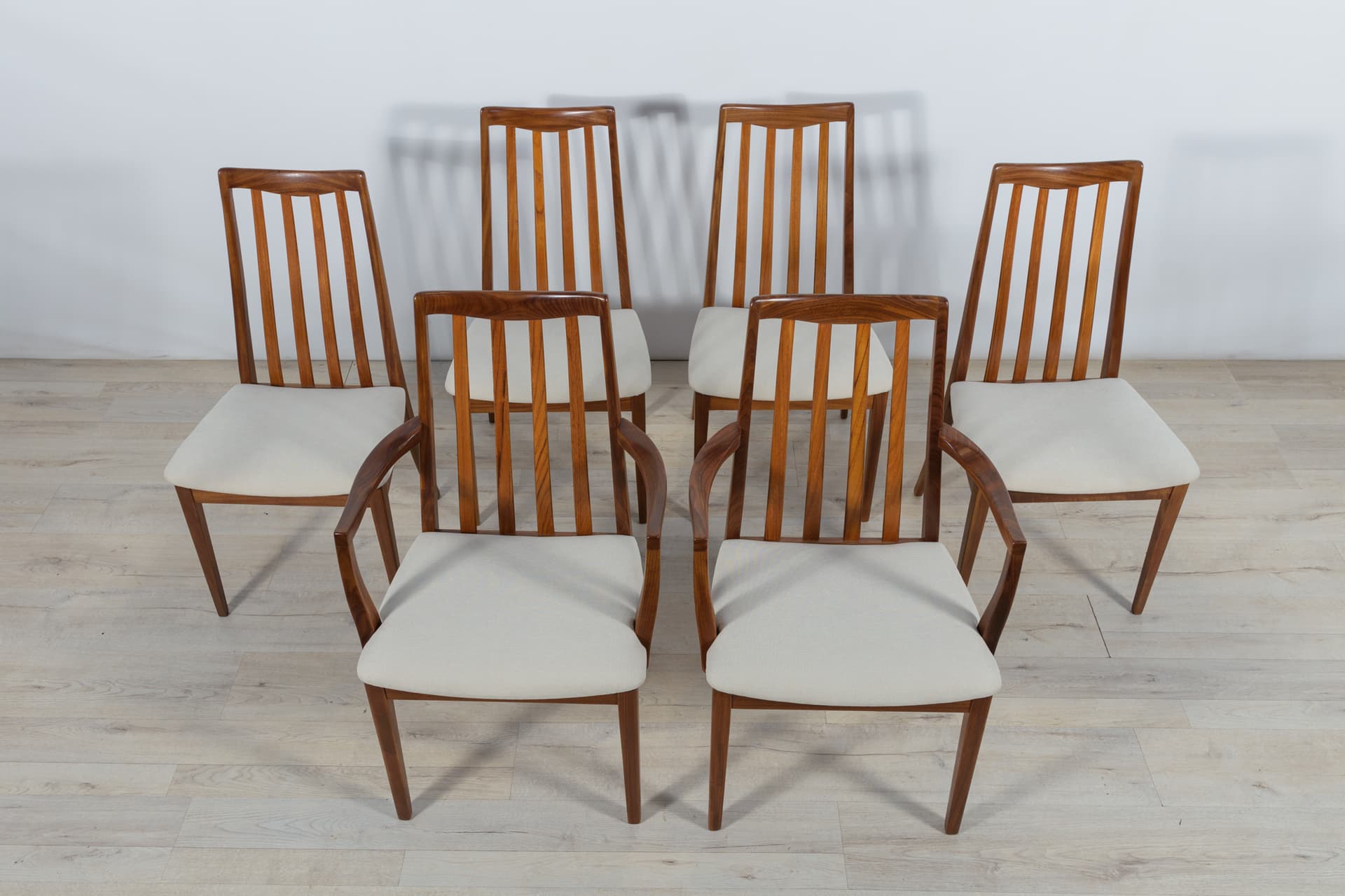 Komplet krzeseł i foteli, teak brązowy, welna beżowa, proj. L. Dandy, G-Plan, Wielka Brytania, lata 60. - 287478