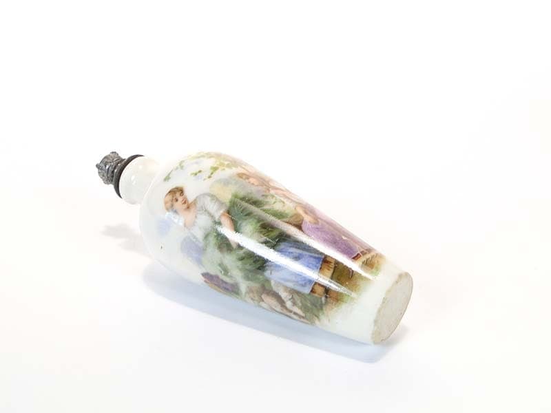 Pair of scent bottles, multicolor porcelain, Spain, early 20th c. - 287491