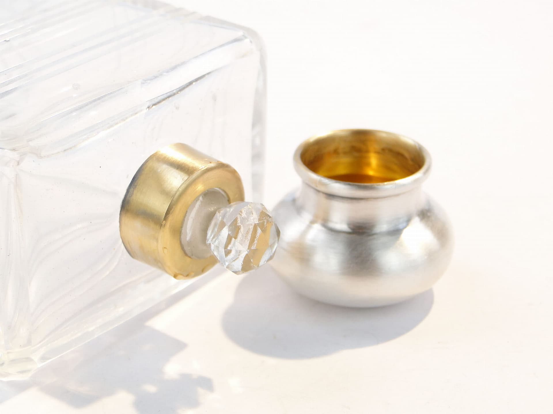 Perfume Bottle, transparent crystal, silver, France, early 20th c. - 287550