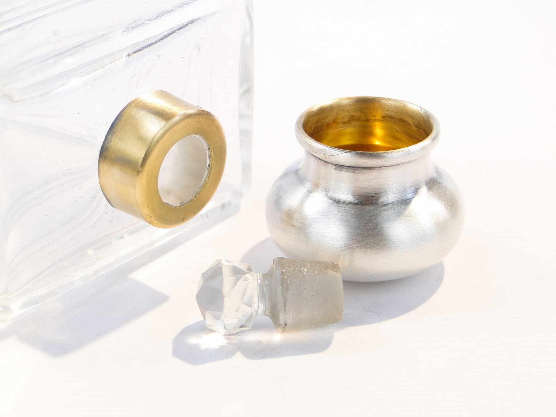 Perfume Bottle, transparent crystal, silver, France, early 20th c. - 287544