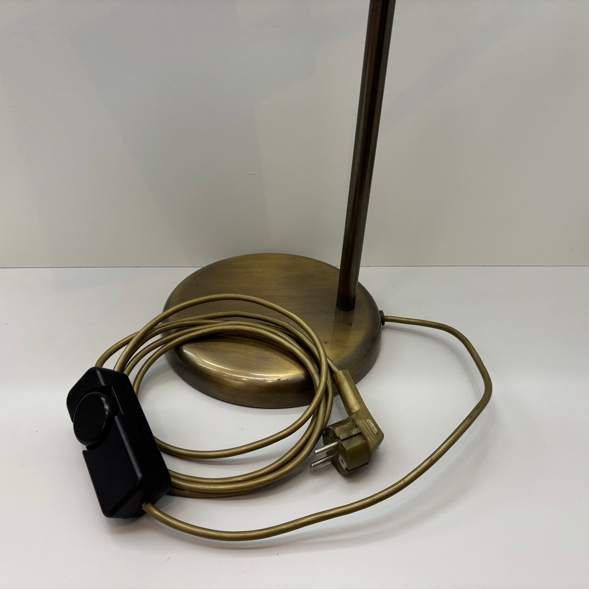 Lampa stołowa, mosiądz złoty, proj. G. Frattini, Włochy, lata 70. - 287672