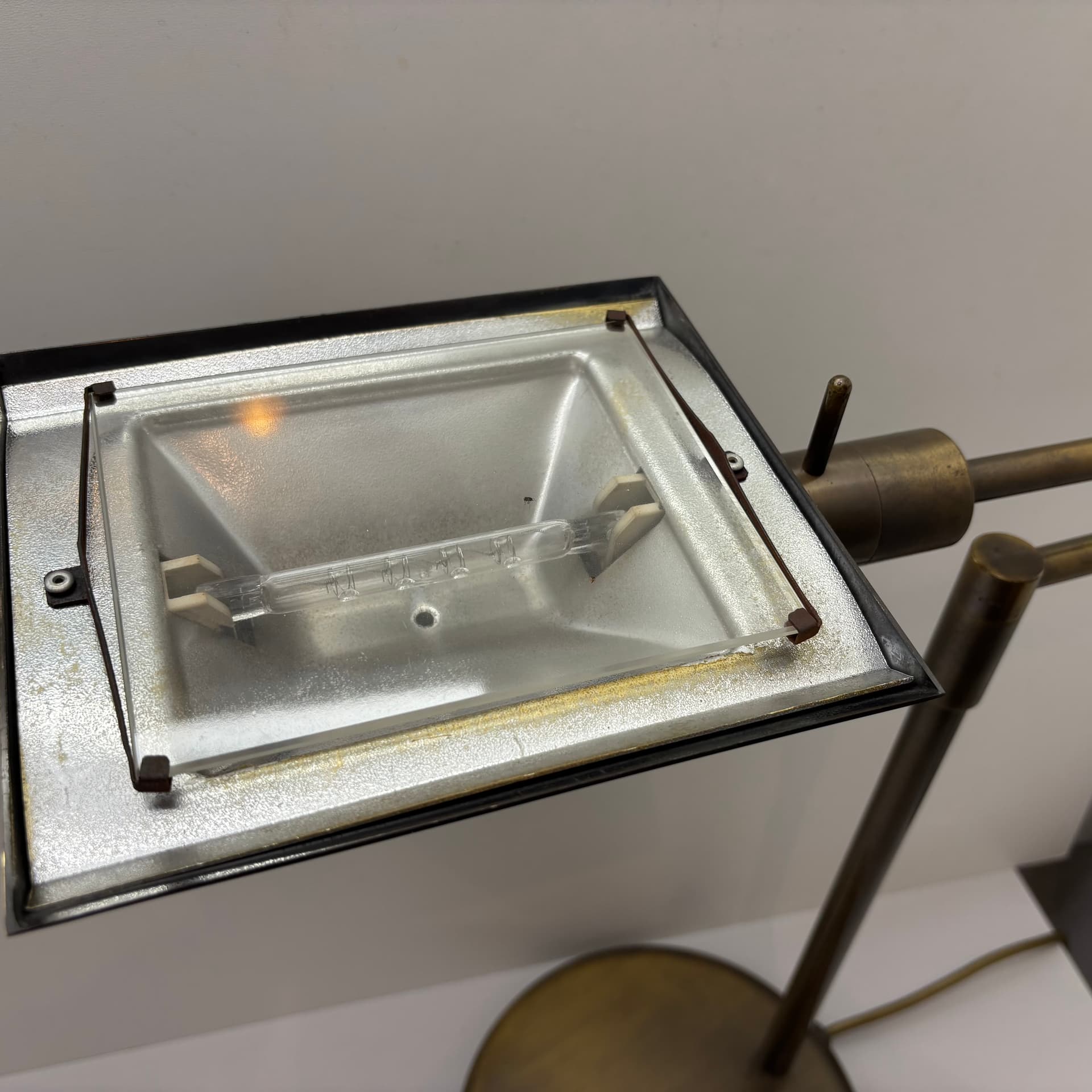 Lampa stołowa, mosiądz złoty, proj. G. Frattini, Włochy, lata 70. - 287678