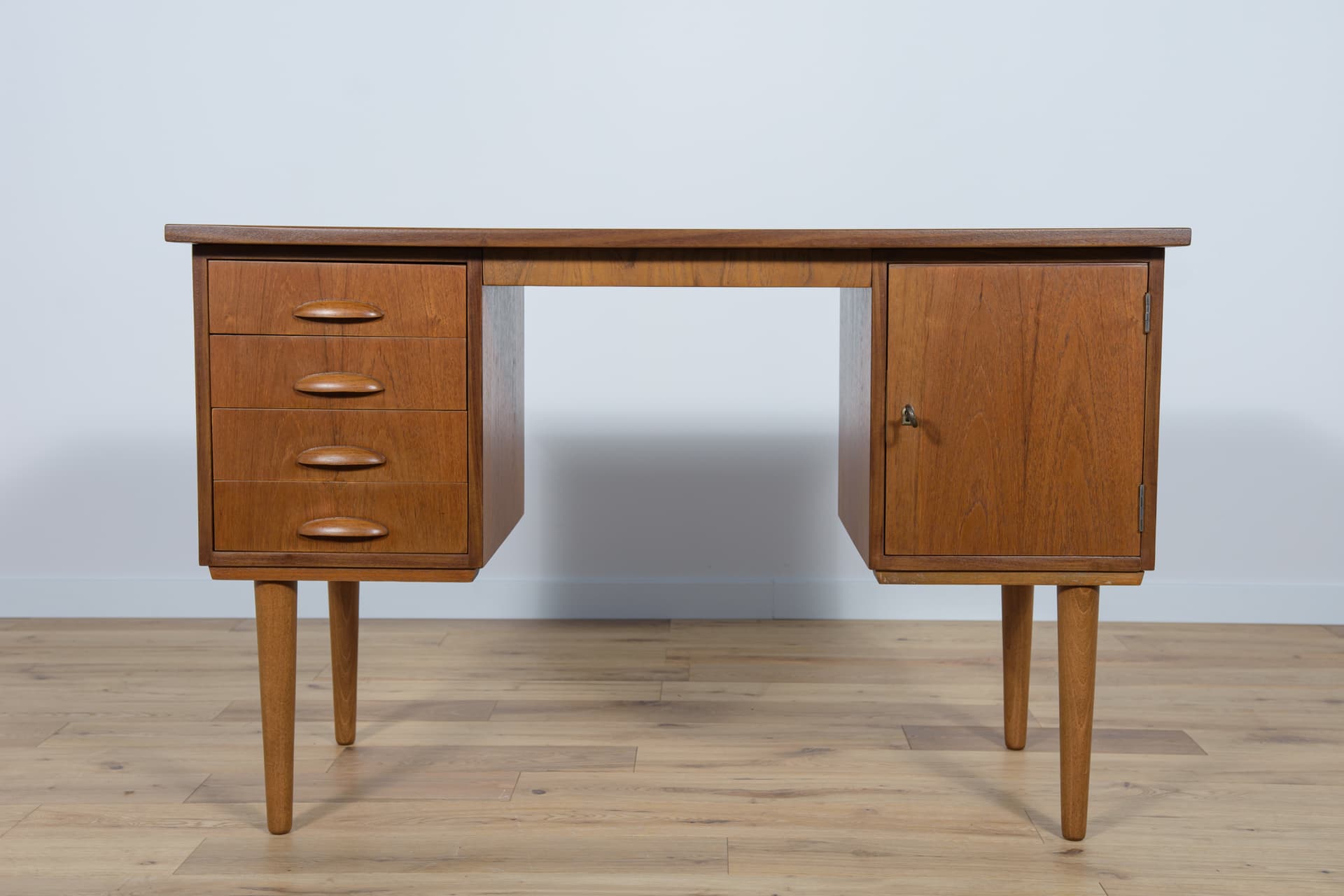Desk, brown, teak, Denmark, 1960s. - 287934
