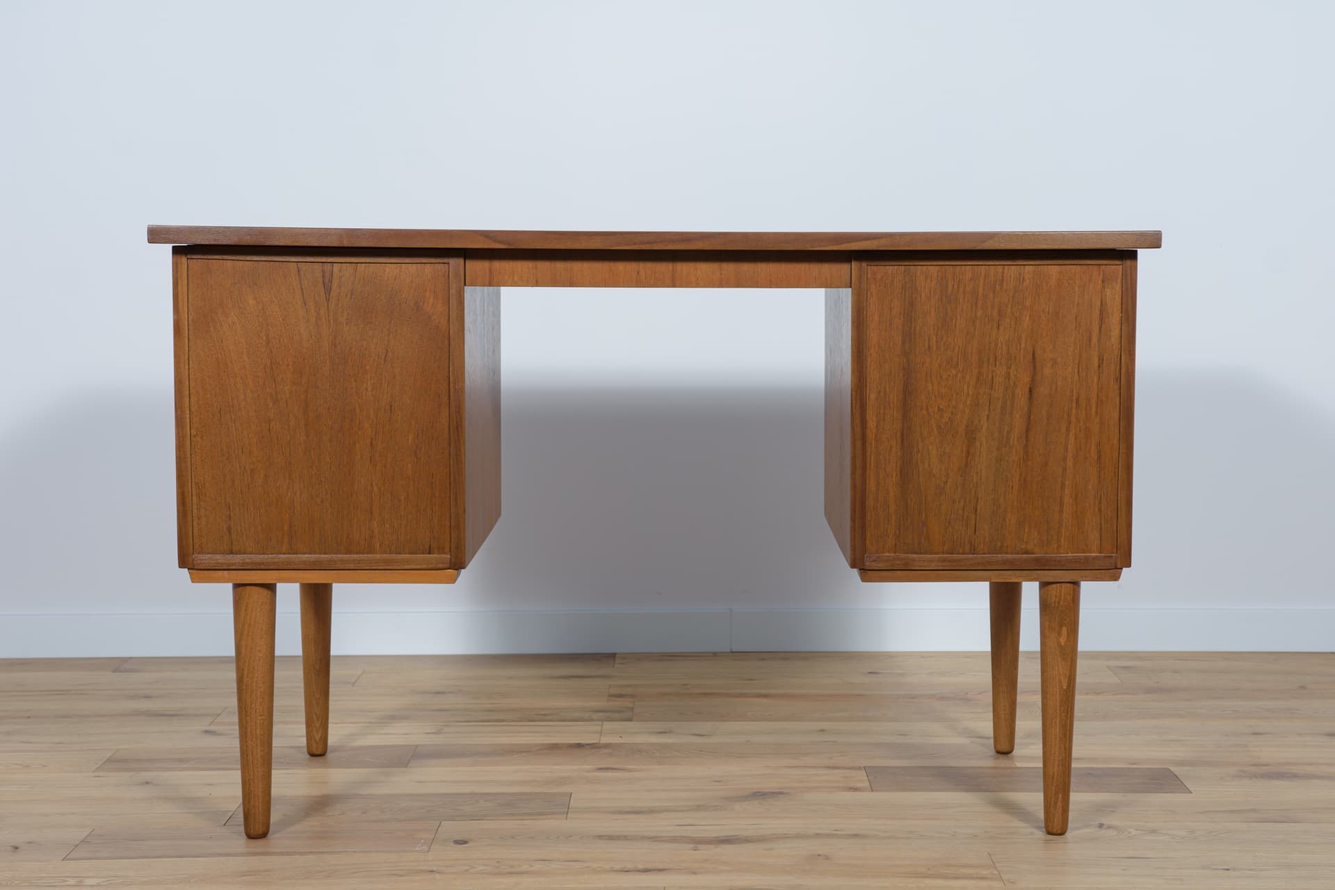 Desk, brown, teak, Denmark, 1960s. - 287938