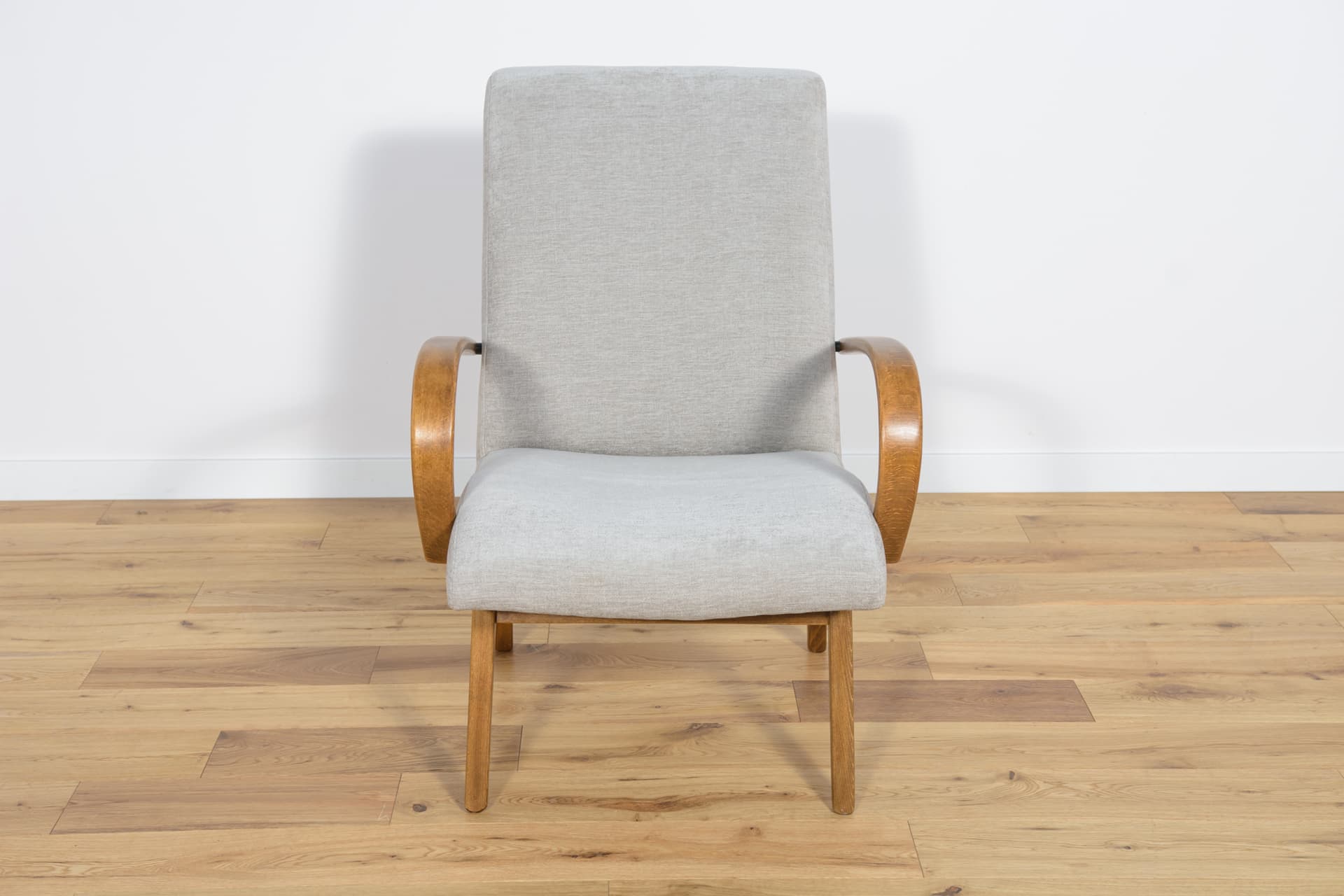 Para foteli Model 53, tapicerka szara, buk, proj. J. Šmidek, TON, Czechosłowacja, lata 60. - 287961