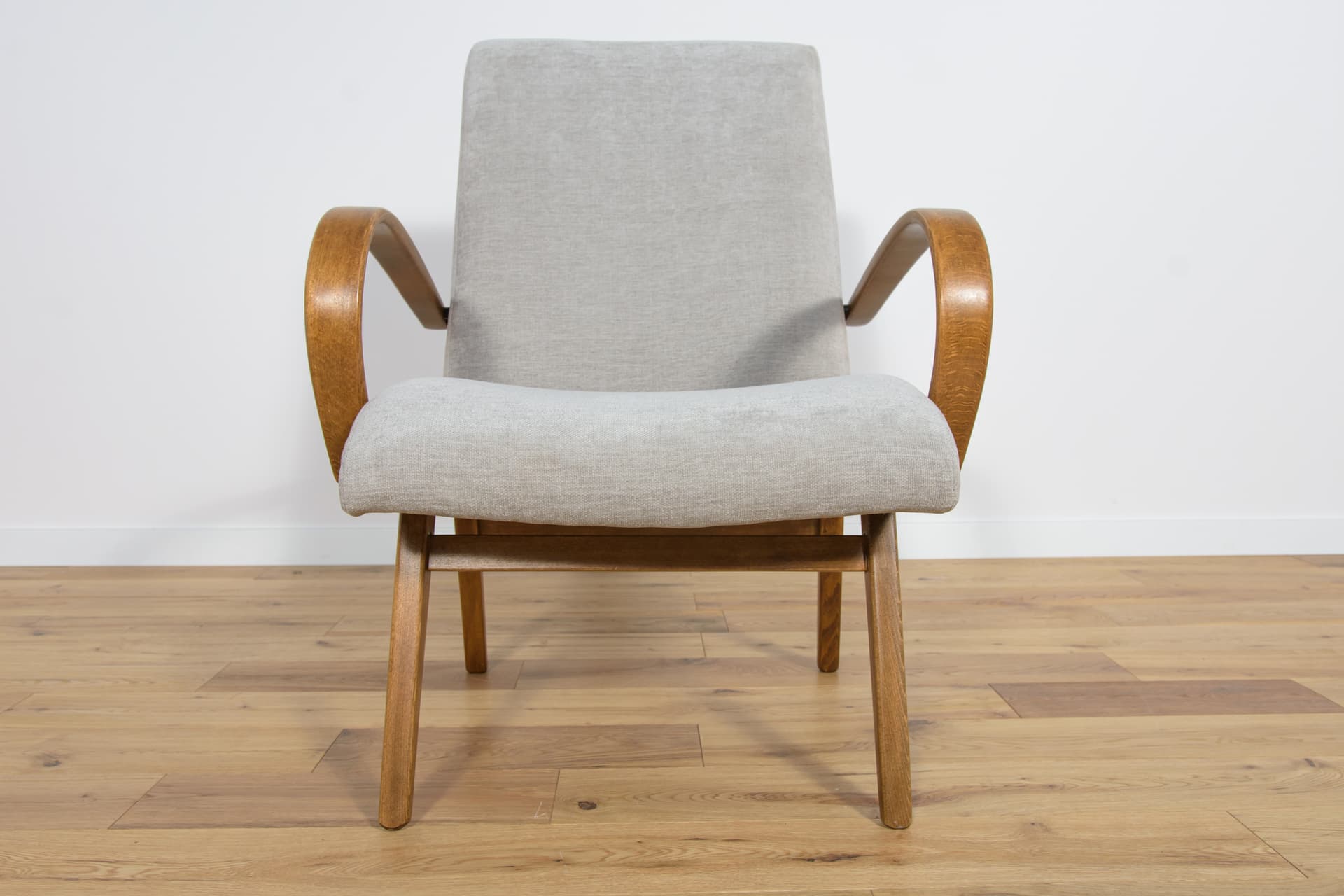 Fotel Model 53, szary, buk, proj. J. Šmidek, TON, Czechosłowacja, lata 60. - 287980