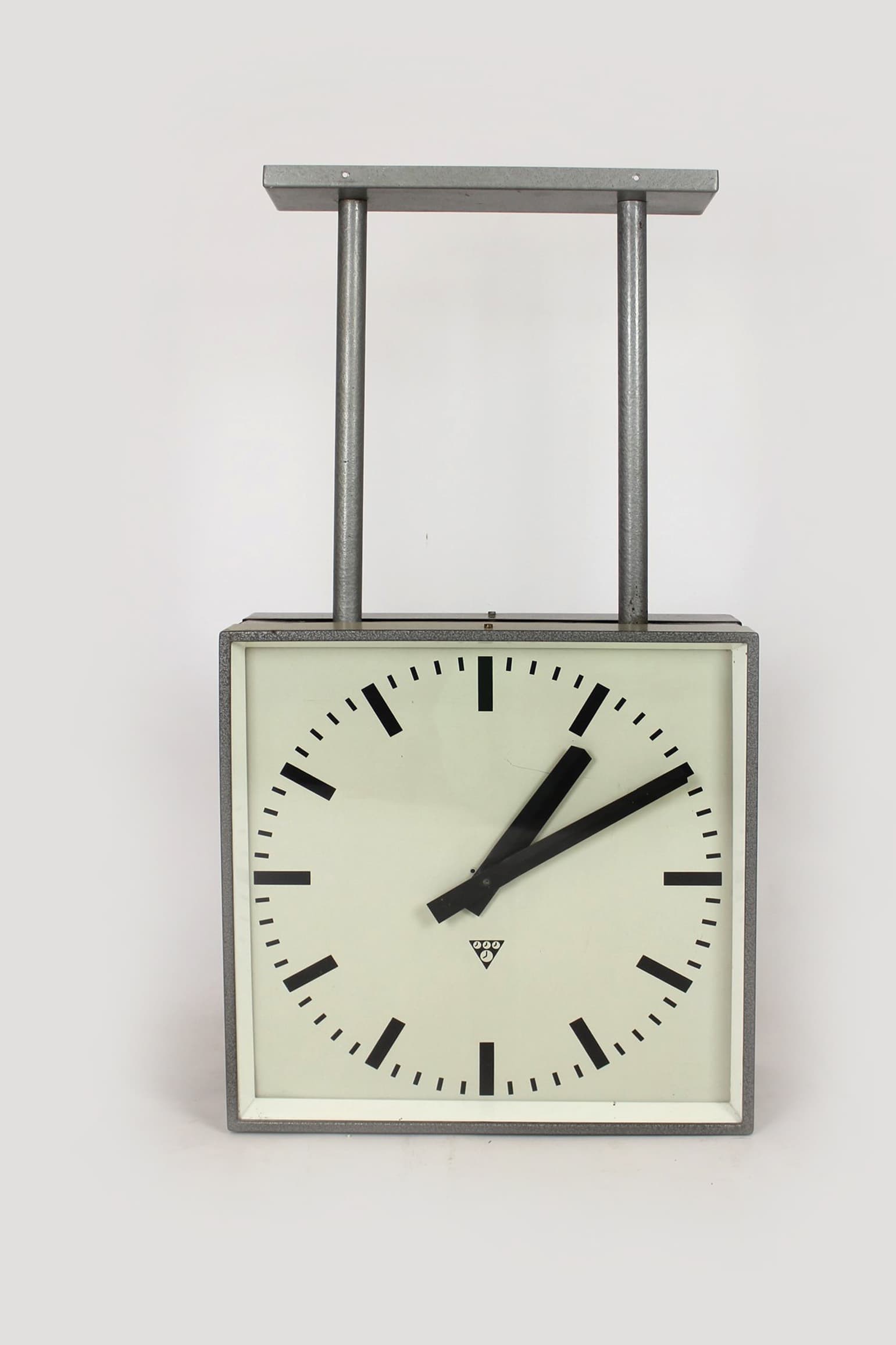 Zegar kolejowy dwustronny, szary, Czechosłowacja, lata 80. - 288038