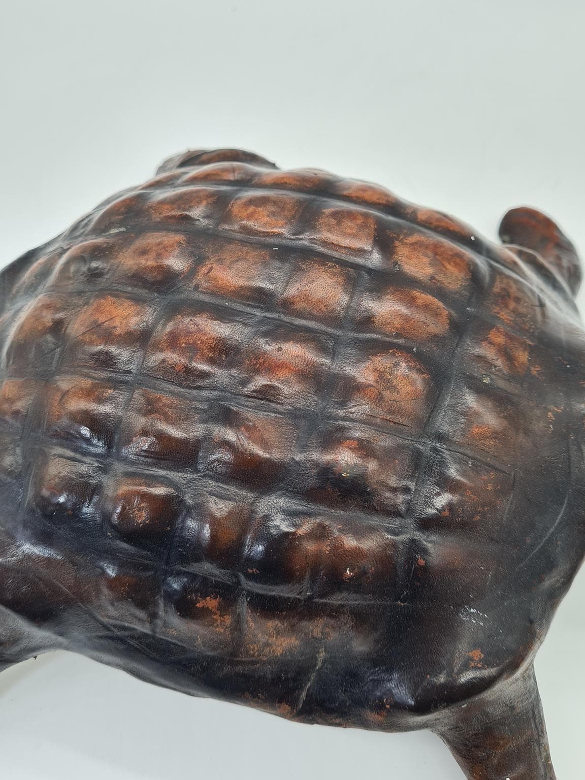 Figurka żółwia, brązowy, skóra naturalna, lata 70. - 288163