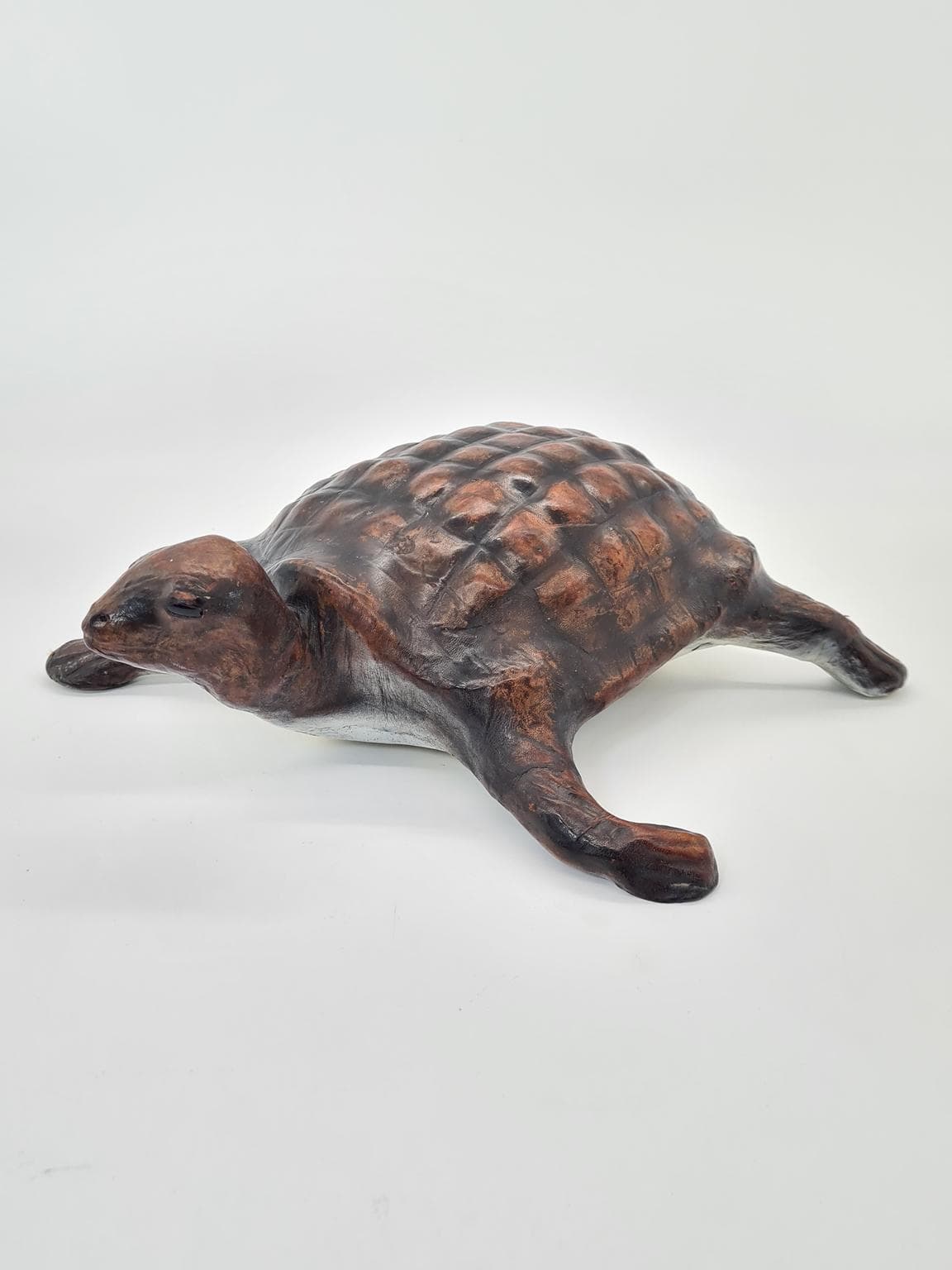 Figurka żółwia, brązowy, skóra naturalna, lata 70. - 288154