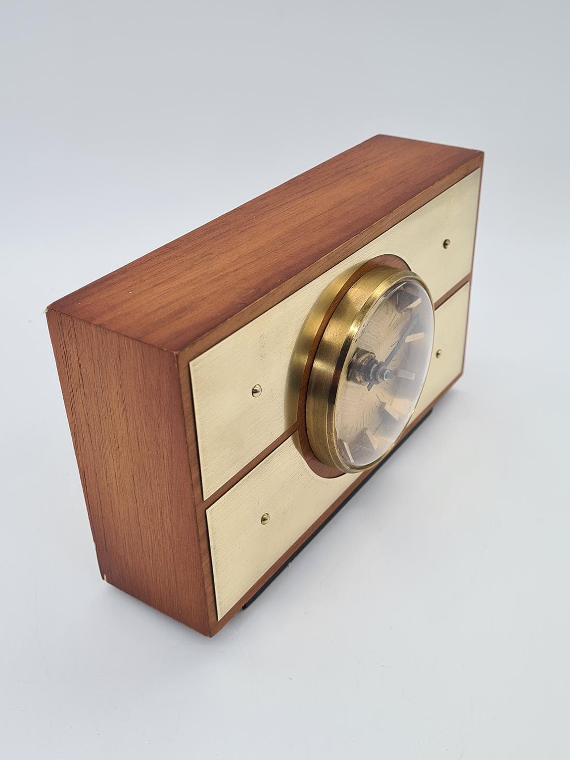 Zegar stołowy Weimar Quartz, drewno mosiądz szkło złoty, Weimar, Niemcy, lata 70. - 288166