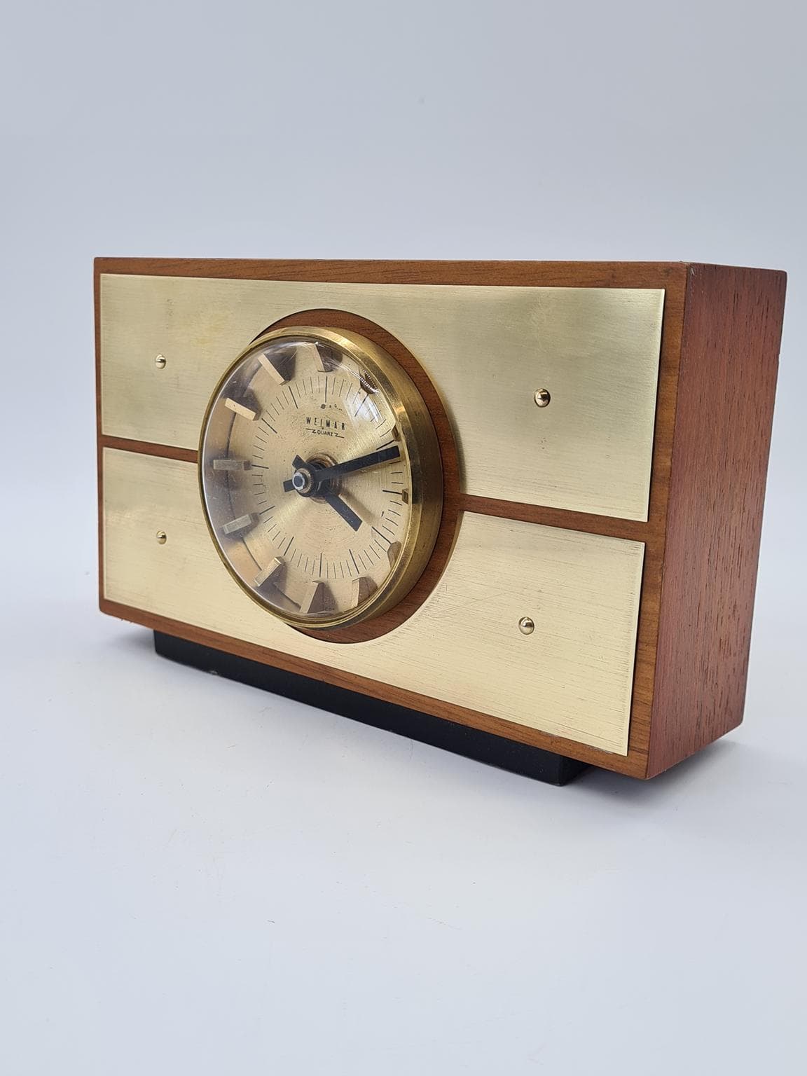 Zegar stołowy Weimar Quartz, drewno mosiądz szkło złoty, Weimar, Niemcy, lata 70. - 288168