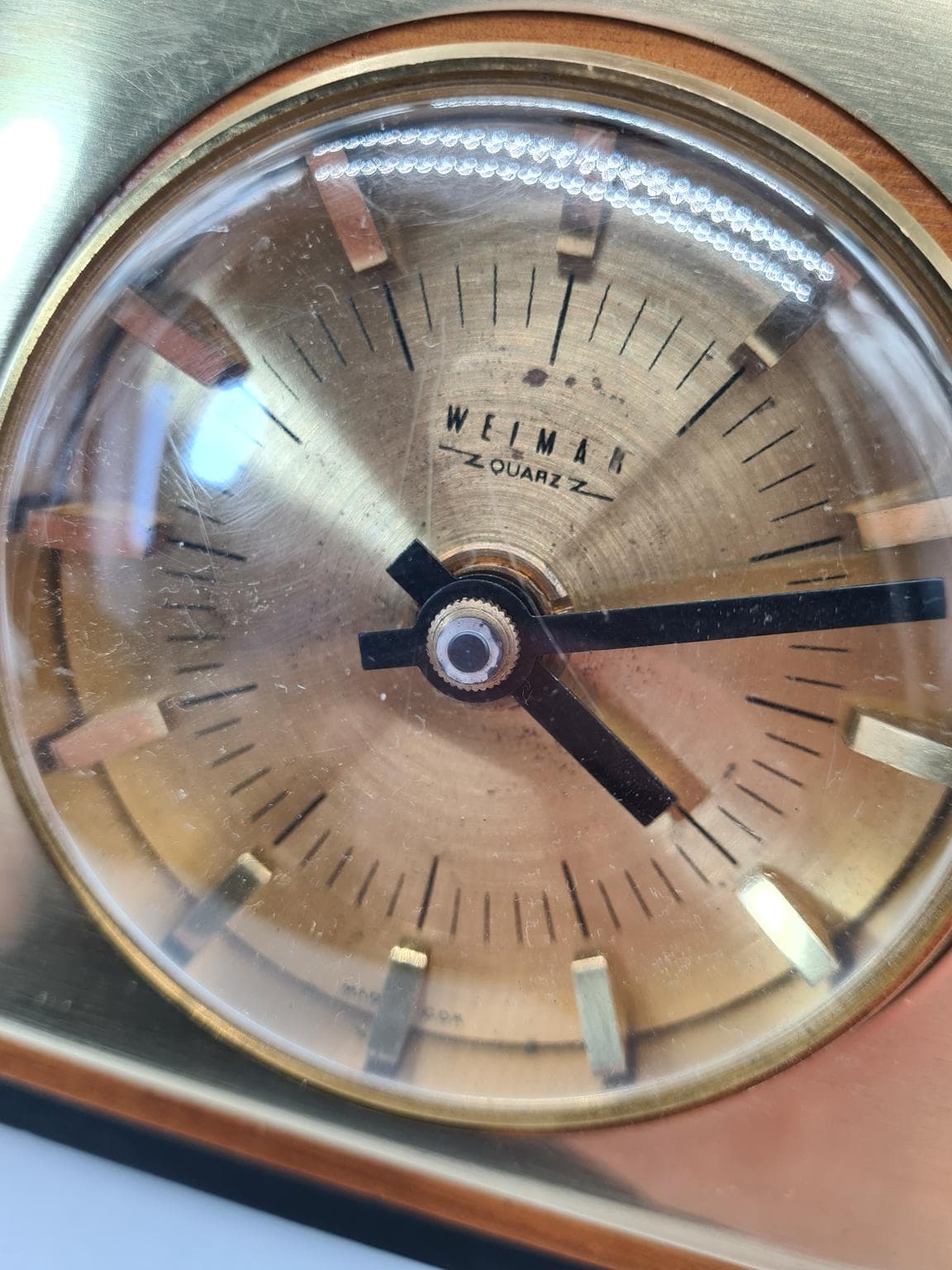 Zegar stołowy Weimar Quartz, drewno mosiądz szkło złoty, Weimar, Niemcy, lata 70. - 288174