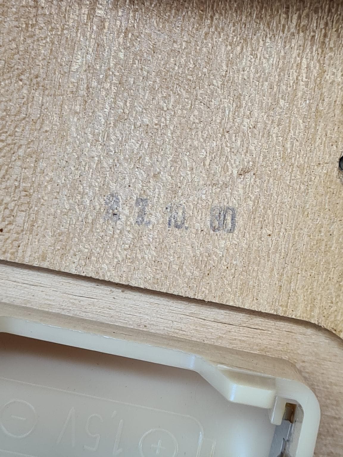 Zegar stołowy Weimar Quartz, drewno mosiądz szkło złoty, Weimar, Niemcy, lata 70. - 288176