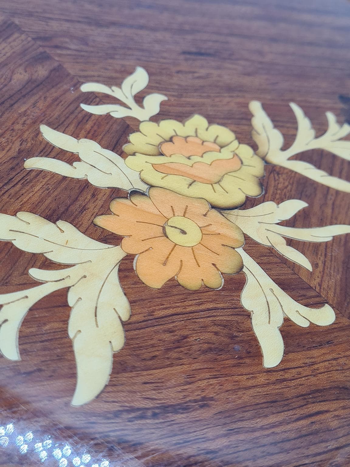 Taca neoklasycystyczna, multikolor, drewno intarsjowane, mosiądz, lata 70. - 288184