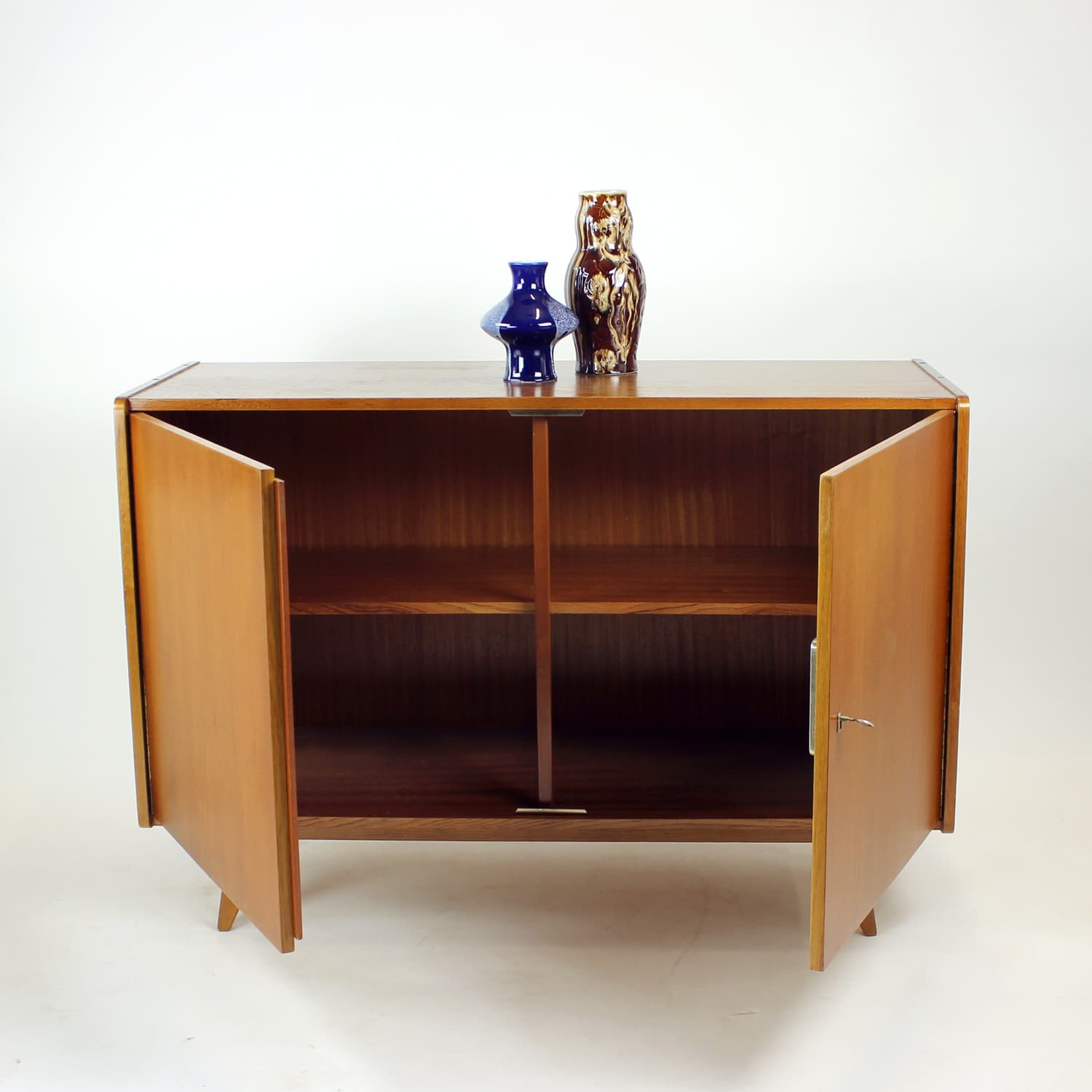 Sideboard U-450, dąb brązowy, proj. J. Jiroutek, Interier Praha, Czechosłowacja, lata 60. - 288435