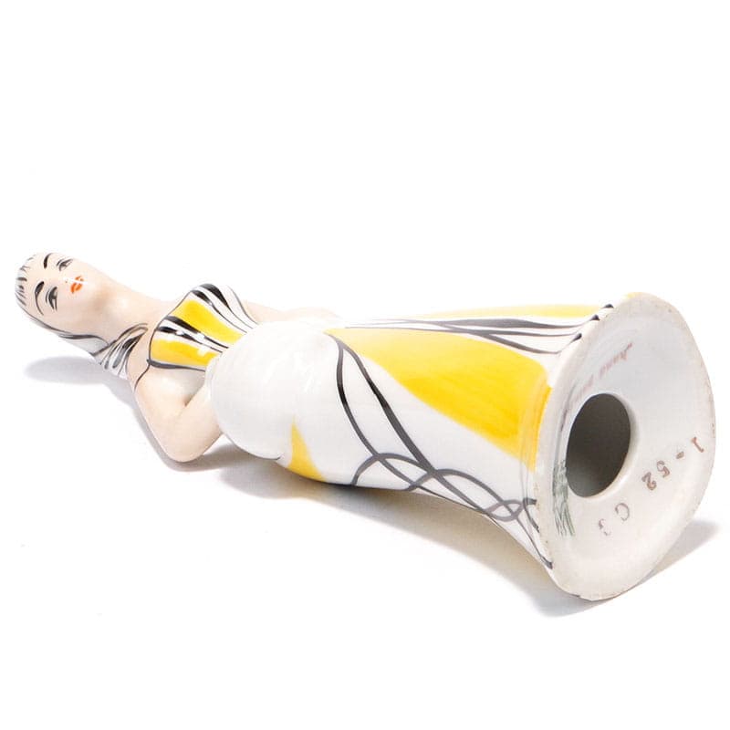 Figurka Dziewczyna z koszykiem, porcelana biała, proj. Z. Śliwowska-Wawrzyniak, Polska, lata 50. - 288467