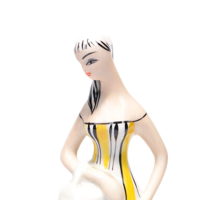 Figurka Dziewczyna z koszykiem, porcelana biała, proj. Z. Śliwowska-Wawrzyniak, Polska, lata 50. - 288466