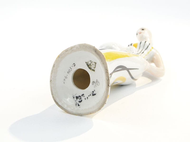 Figurka Dziewczyna z koszykiem, porcelana biała, proj. Z. Śliwowska-Wawrzyniak, Ćmielów, Polska, lata 50. - 288493