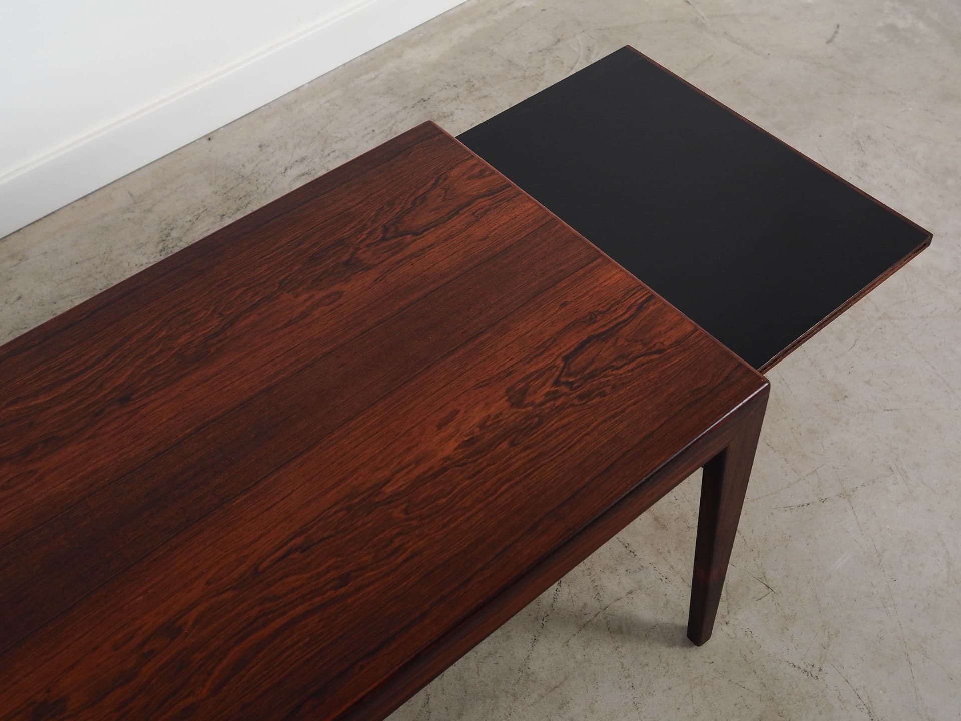 Coffee table, brown rosewood, by I. Wikkelsø, Denmark, 1970s. - 288531