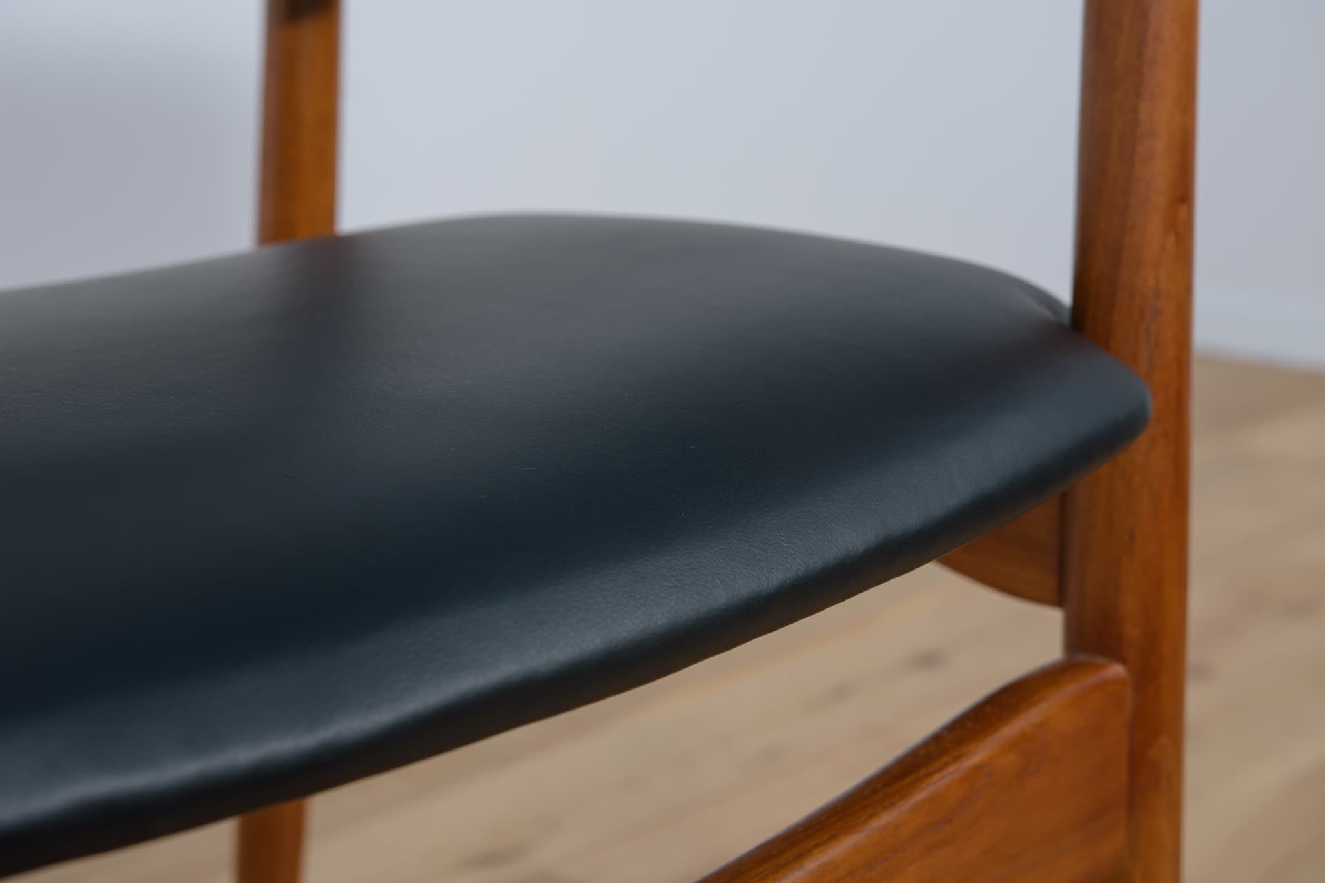 Fotel biurowy, teak brązowy, skóra naturalna czarna, Dania, lata 60. - 288940