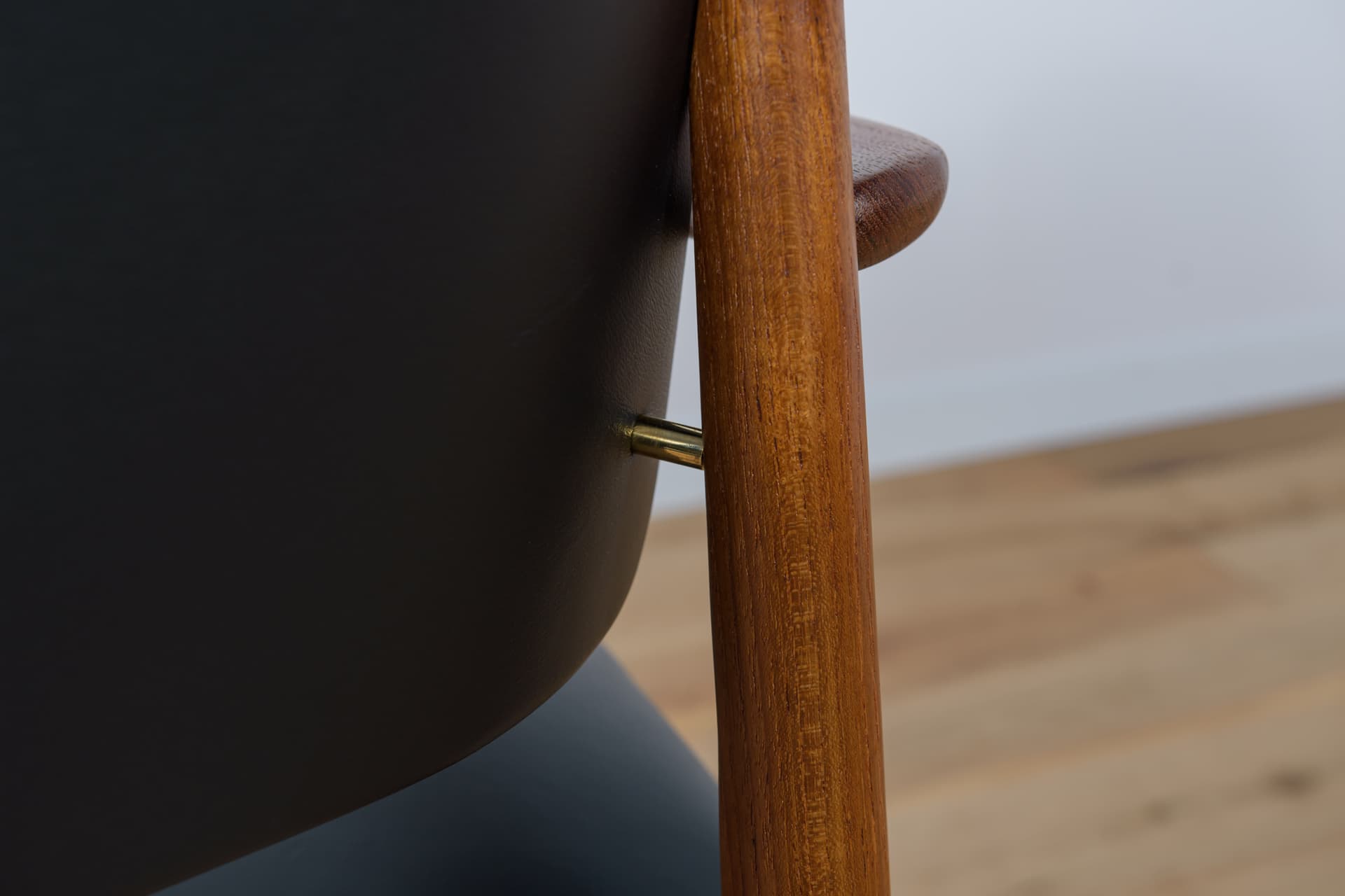 Fotel biurowy, teak brązowy, skóra naturalna czarna, Dania, lata 60. - 288943