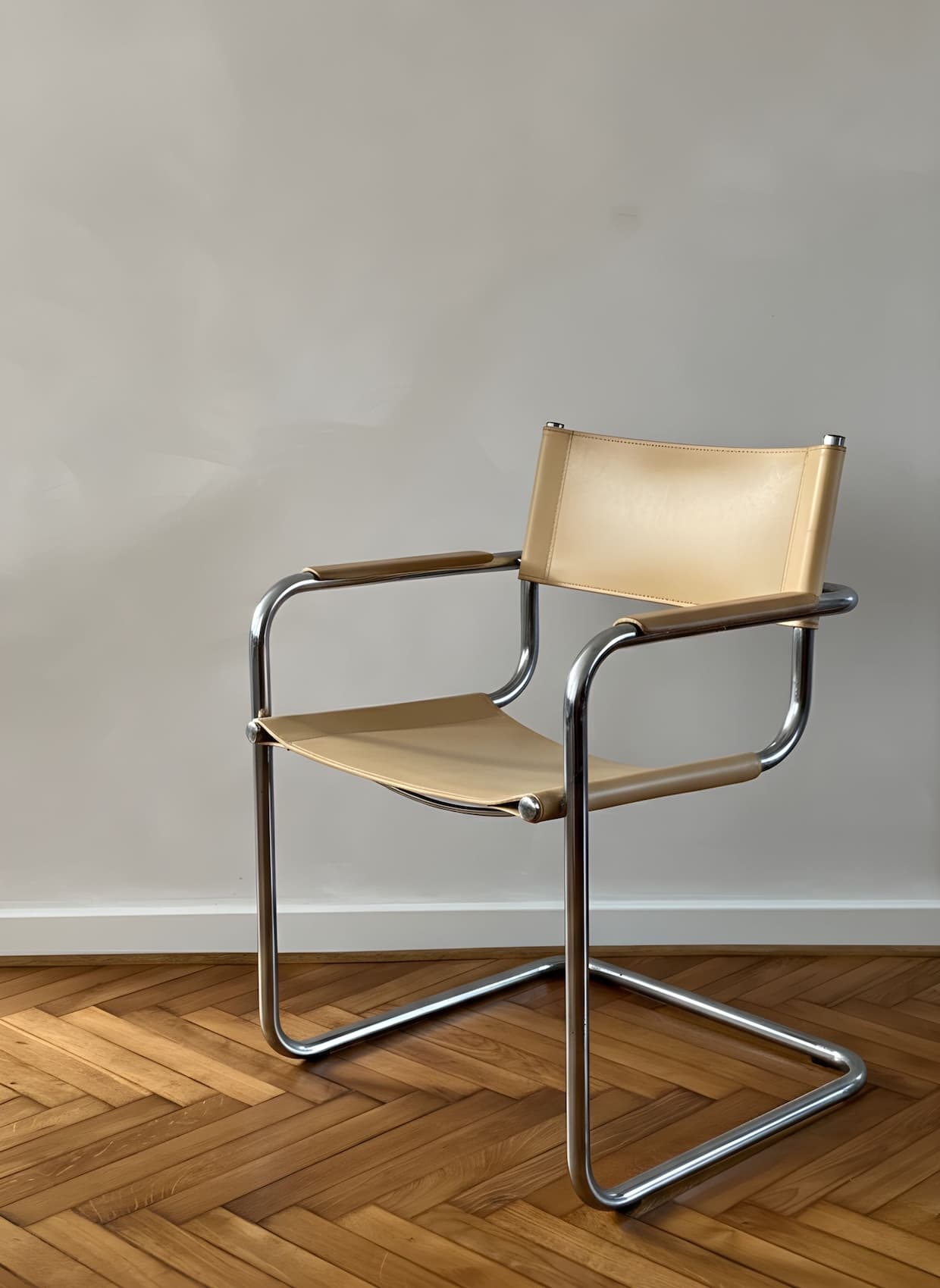 Zestaw 4 foteli z giętej stali wg proj. S34, M. Stam, miodowy, skóra naturalna - 288947