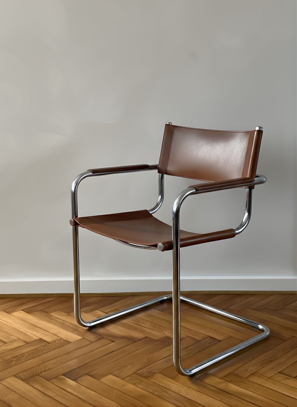 Zestaw 4 fotli z giętej stali wg proj. S34, M. Stam, bordowy, skóra naturalna - 288952