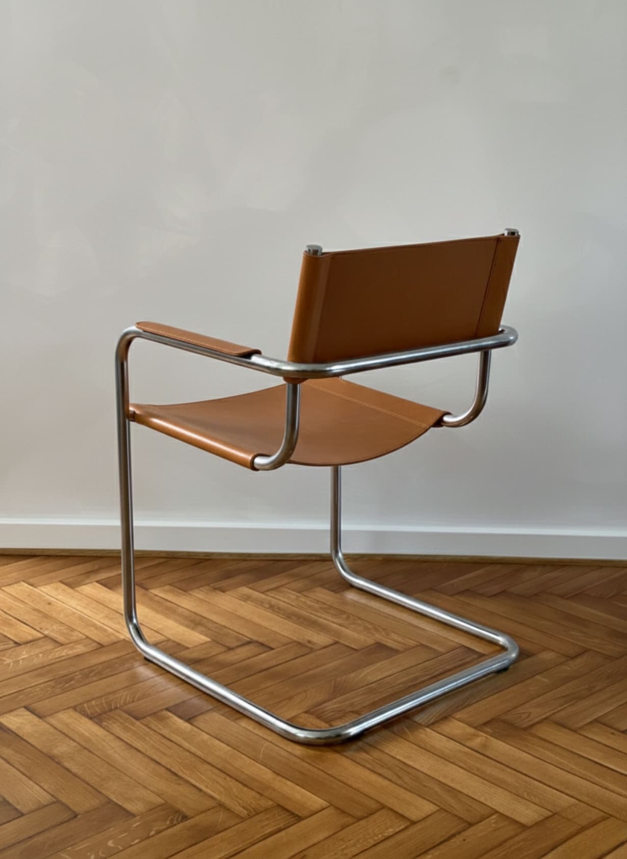 Zestaw 4 foteli z giętej stali wg proj. S34, M. Stam, brązowy, skóra naturalna - 288957