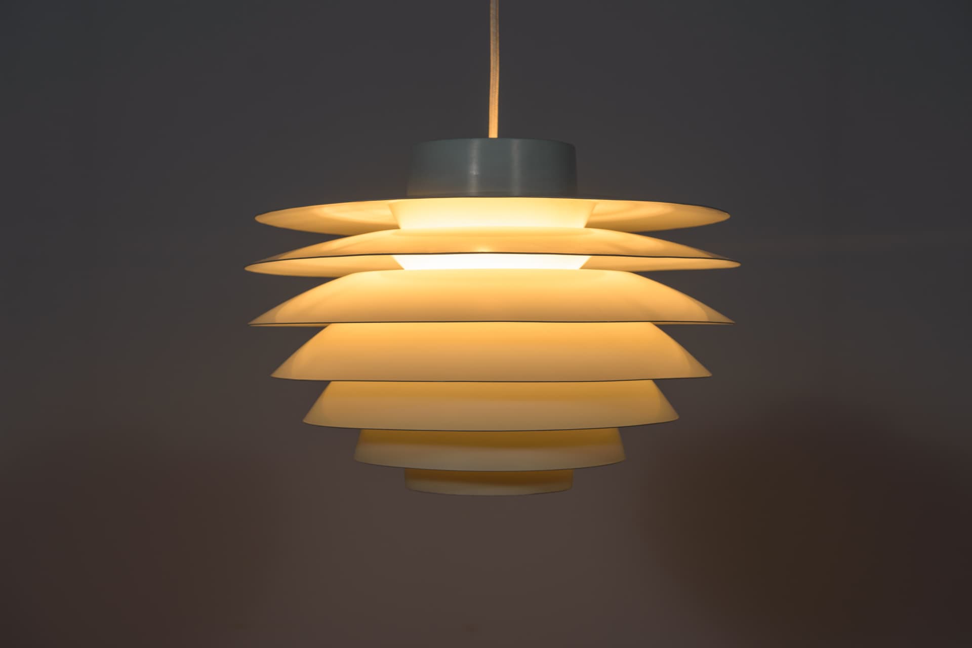 Lampa wisząca Verona, aluminium biały, proj. S. Middelboe, Fog & Mørup, Dania, lata 60. - 288972