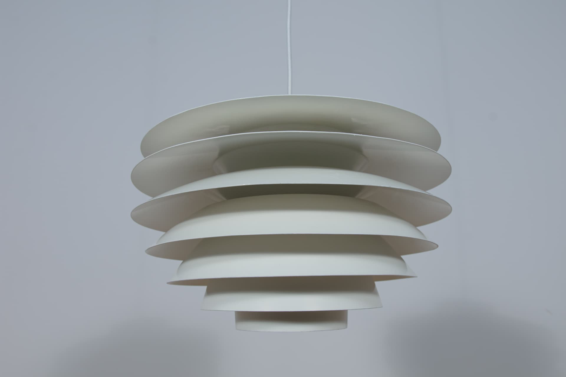 Lampa wisząca Verona, aluminium biały, proj. S. Middelboe, Fog & Mørup, Dania, lata 60. - 288970