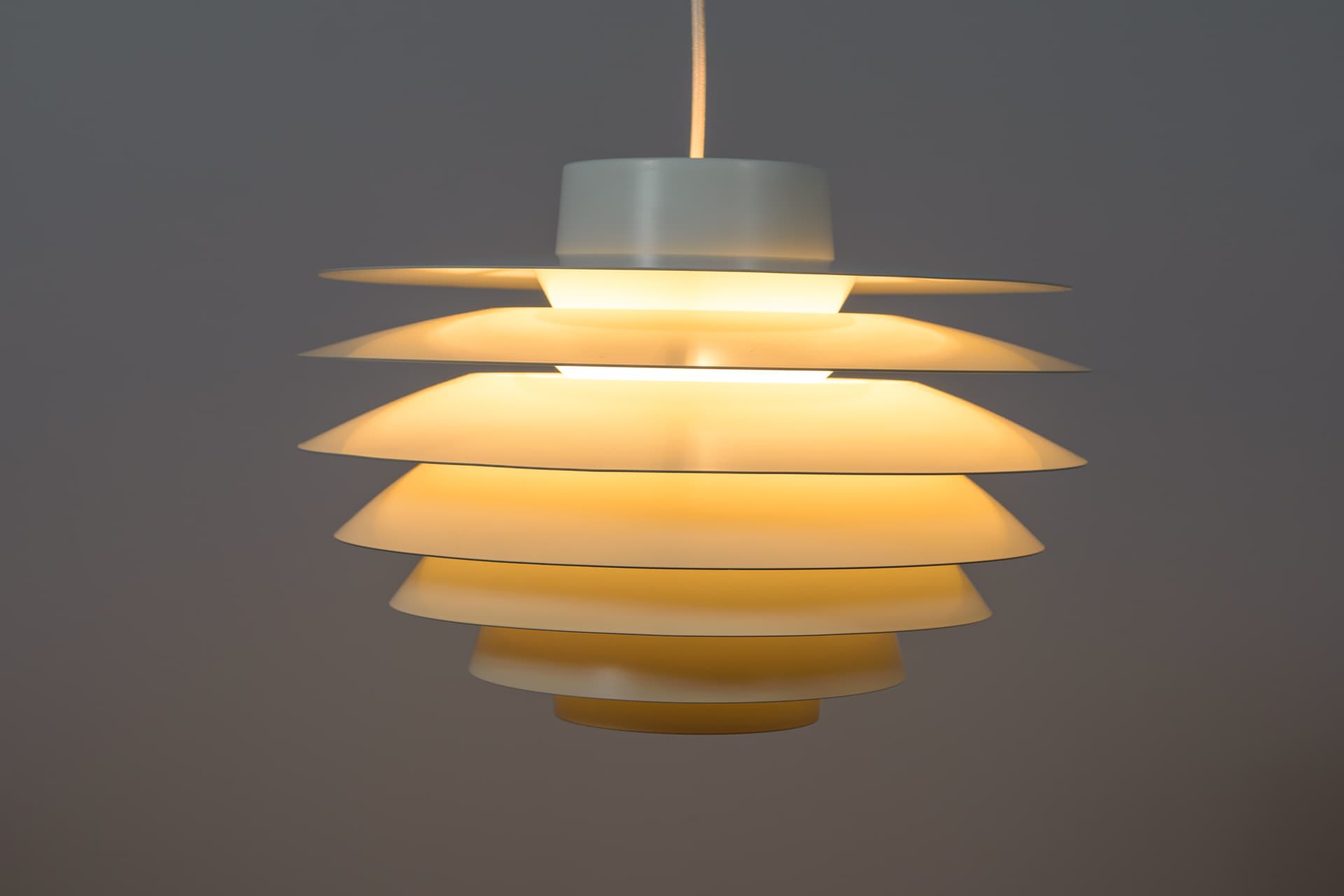 Lampa wisząca Verona, aluminium białe, proj. S. Middelboe, Fog & Mørup, Dania, lata 60. - 288985