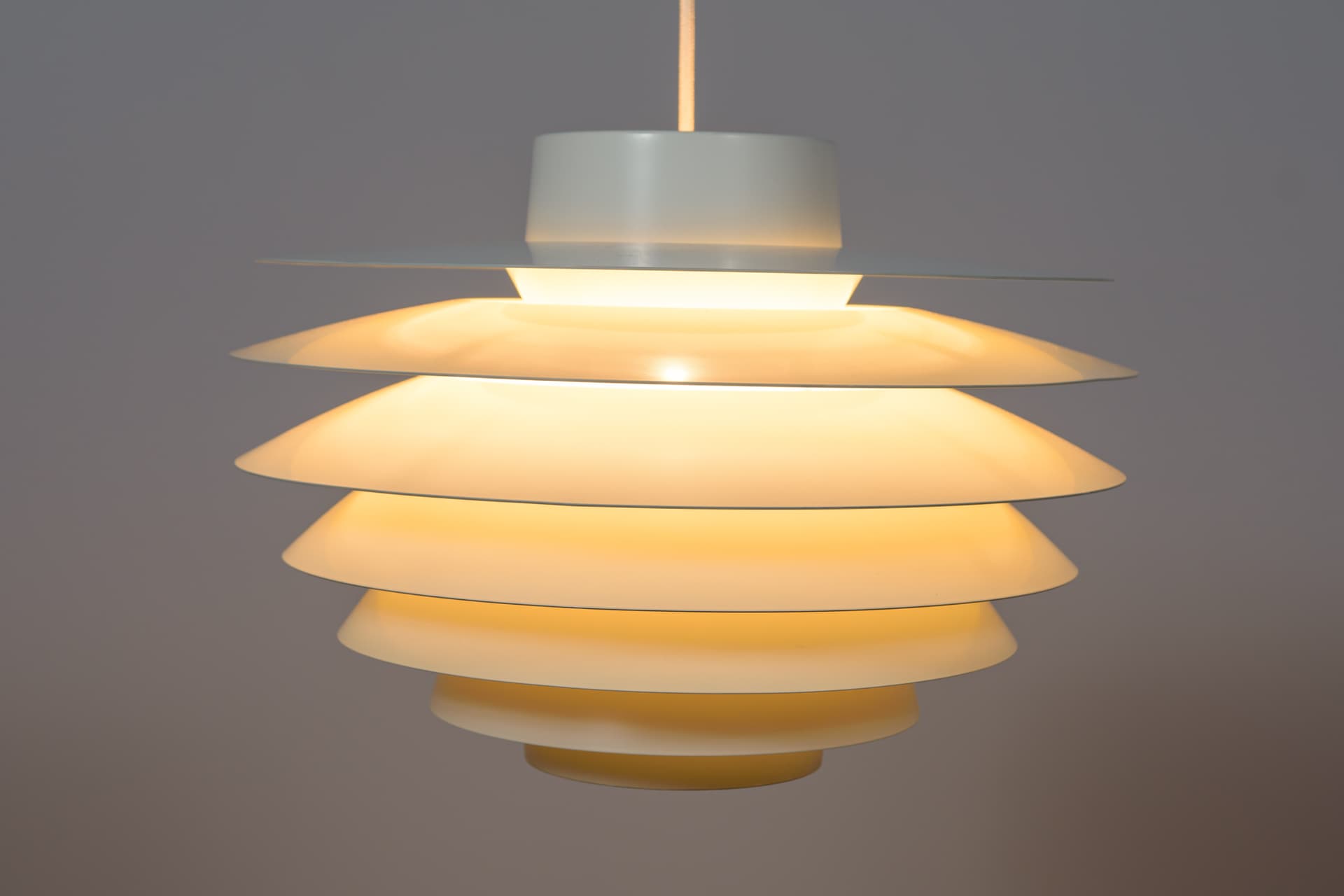 Lampa wisząca Verona, aluminium biały, proj. S. Middelboe, Fog & Mørup, Dania, lata 60. - 288998