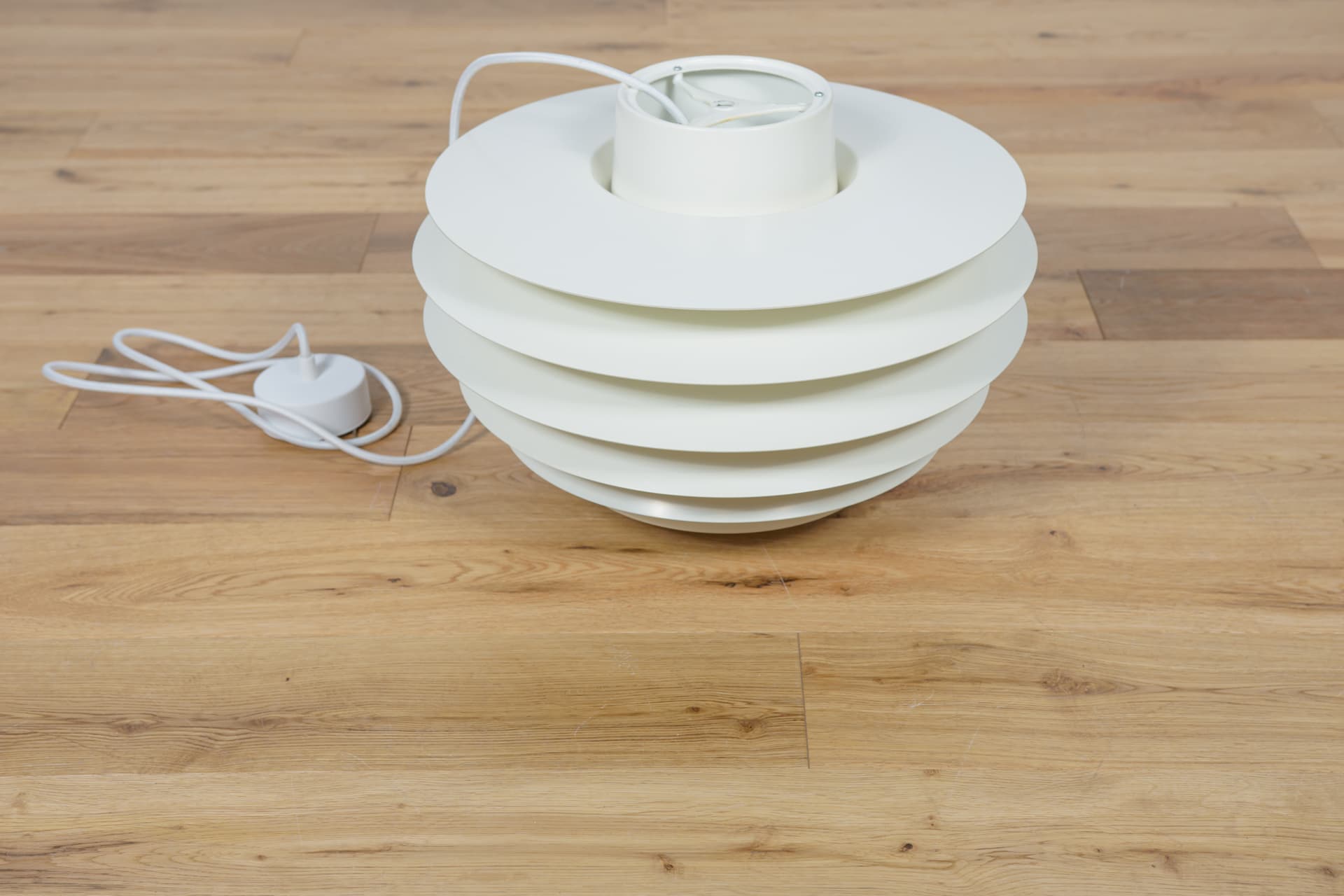 Lampa wisząca Verona, aluminium biały, proj. S. Middelboe, Fog & Mørup, Dania, lata 60. - 289000