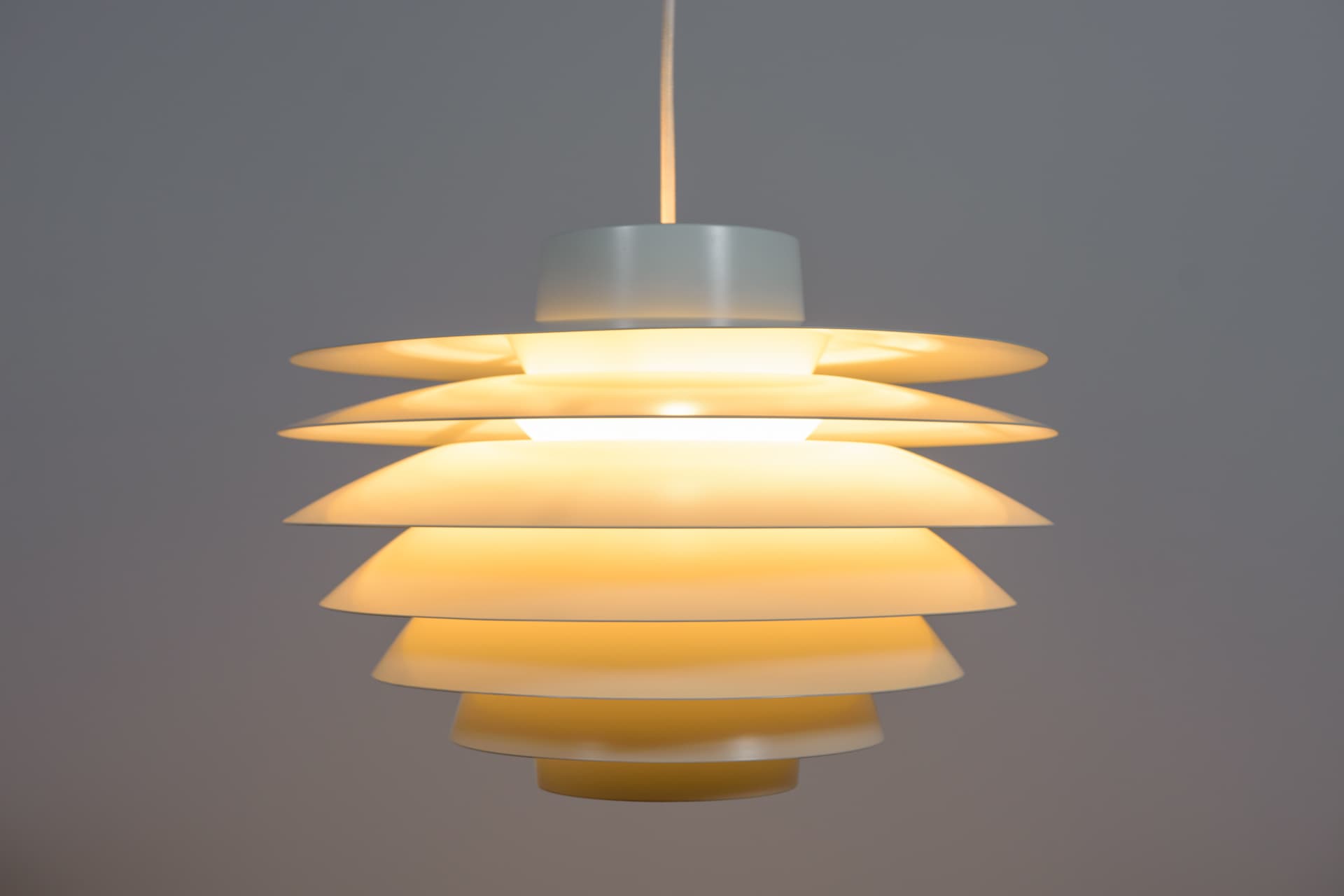 Lampa wisząca Verona, aluminium biały, proj. S. Middelboe, Fog & Mørup, Dania, lata 60. - 289056