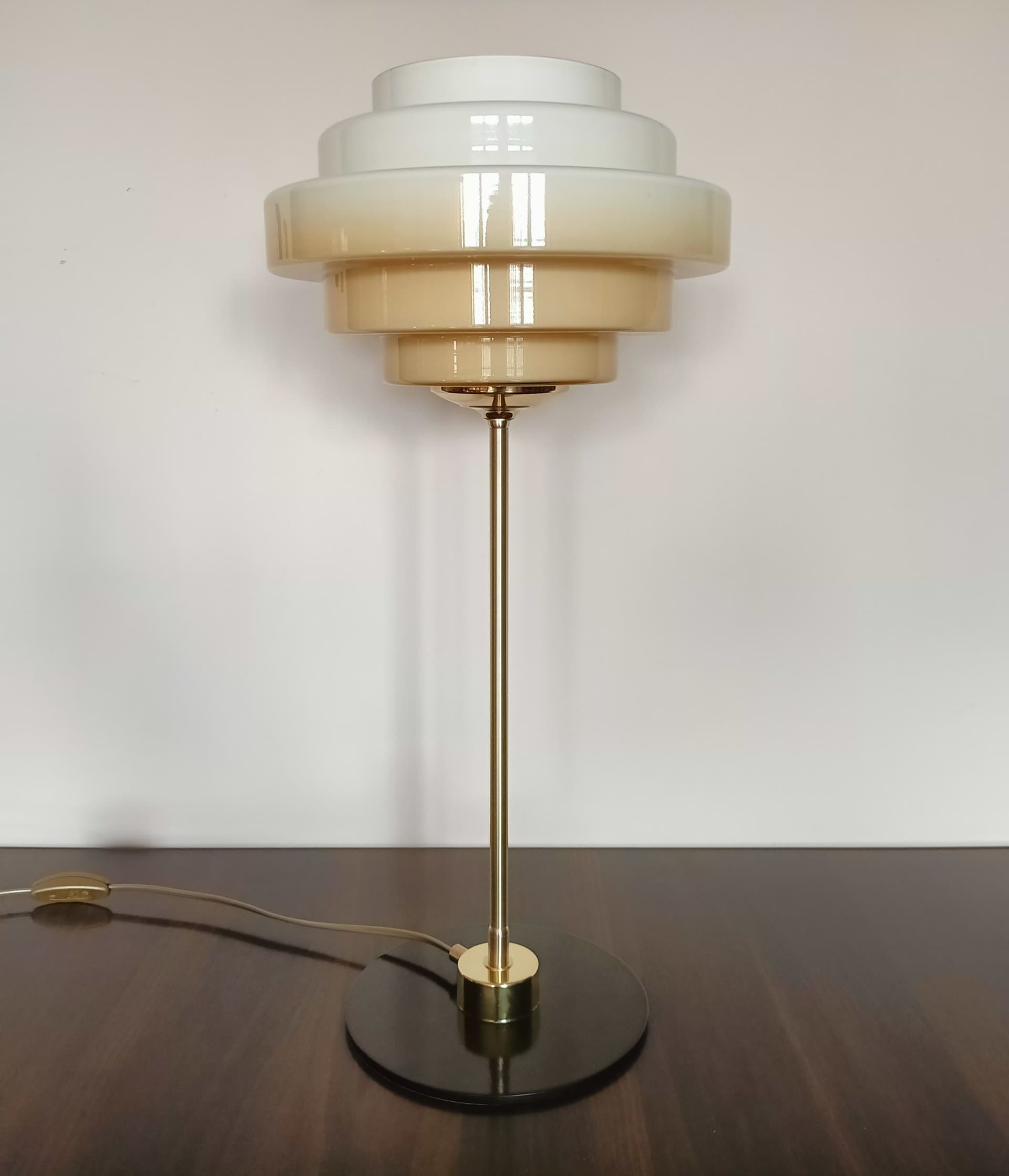 Lampa biurkowa, szkło beżowe, mosiądz, Niemcy, lata 70. - 289269