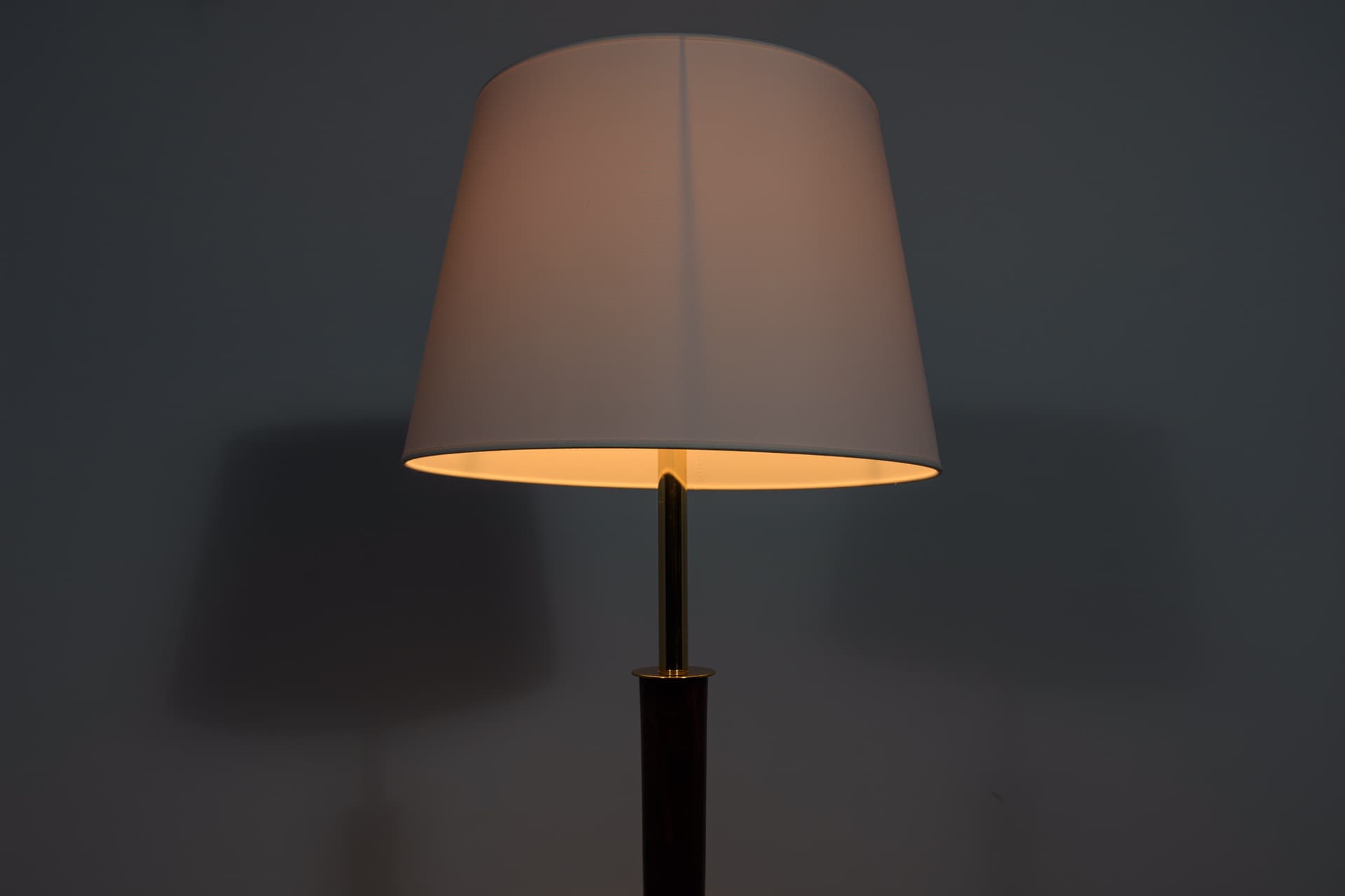 Lampa podłogowa Art Deco, drewno brązowe, mosiądz, Hiszpania, lata 90. - 289333