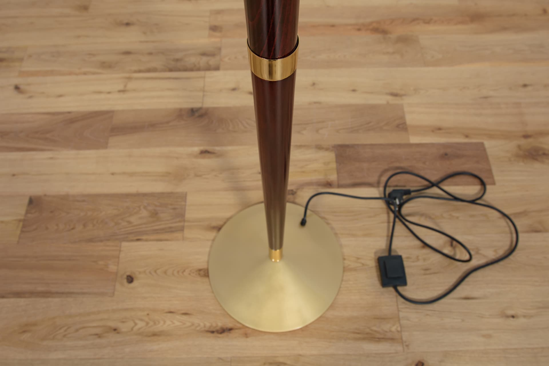 Lampa podłogowa Art Deco, drewno brązowe, mosiądz, Hiszpania, lata 90. - 289340