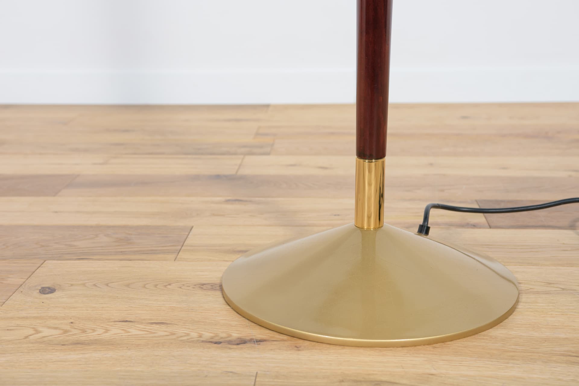 Lampa podłogowa Art Deco, drewno brązowe, mosiądz, Hiszpania, lata 90. - 289339