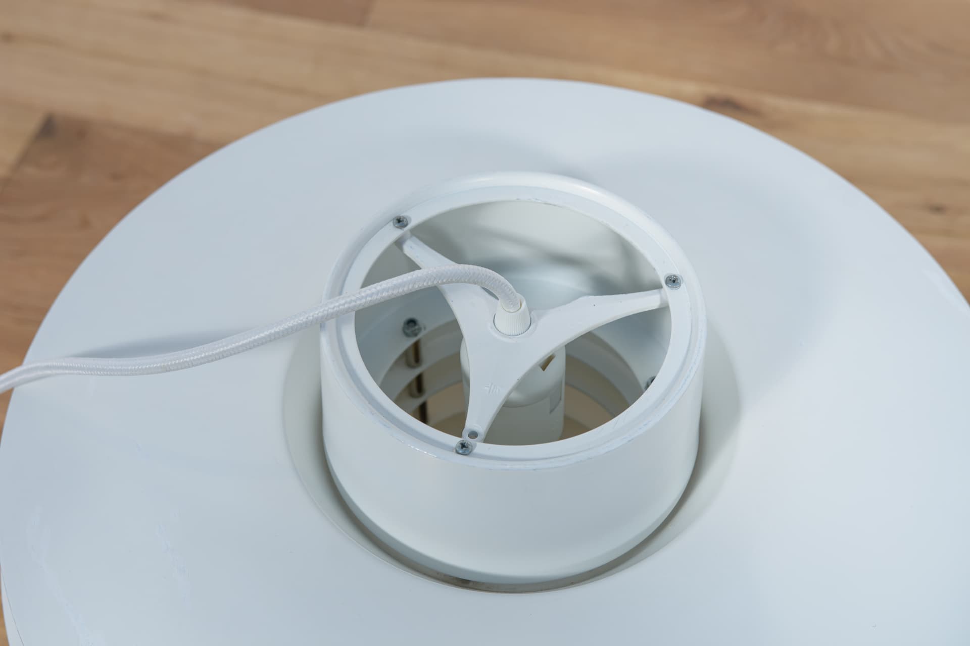 Lampa wisząca Verona, aluminium biały, proj. S. Middelboe, Fog & Mørup, Dania, lata 60. - 289352