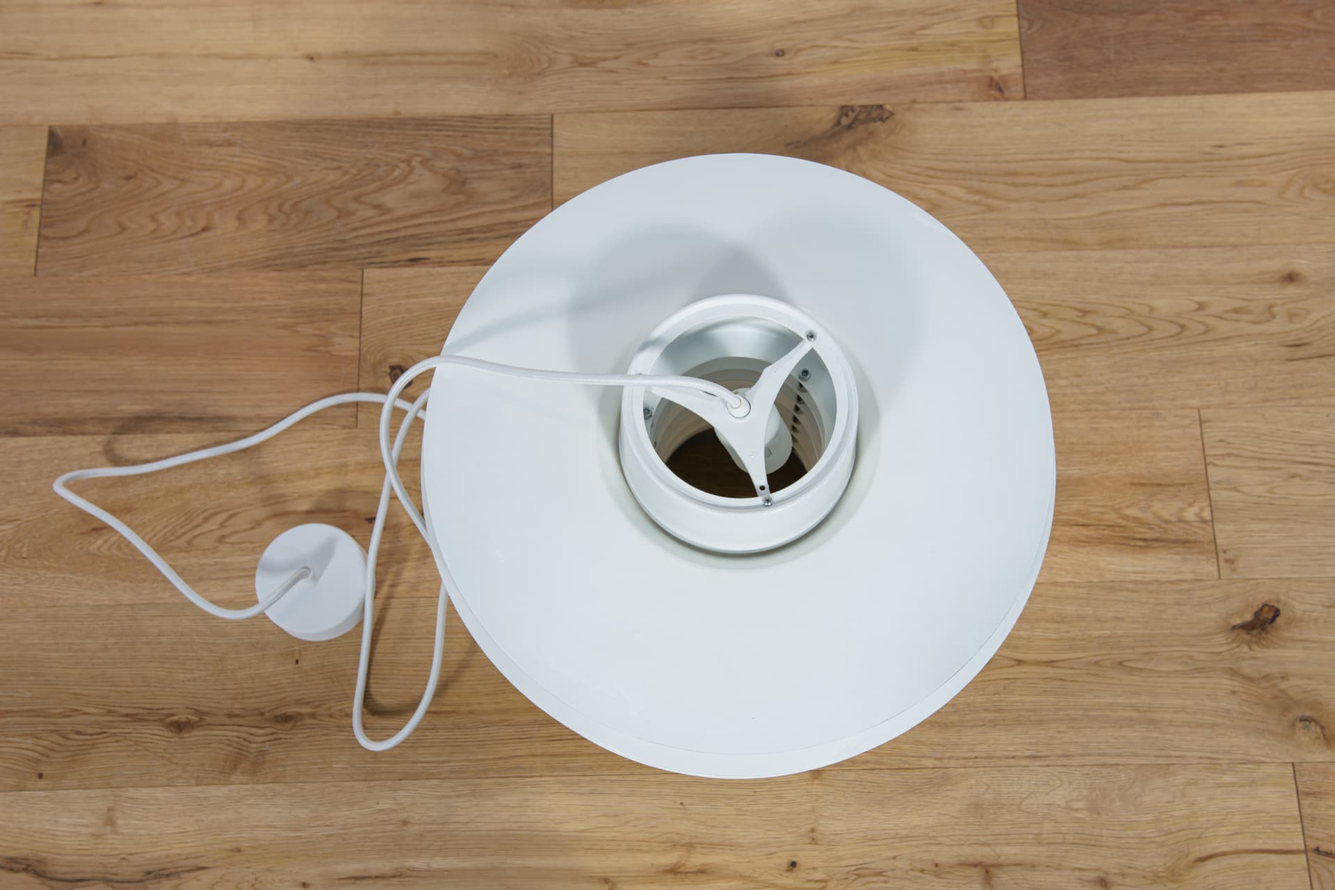 Lampa wisząca Verona, aluminium biały, proj. S. Middelboe, Fog & Mørup, Dania, lata 60. - 289351