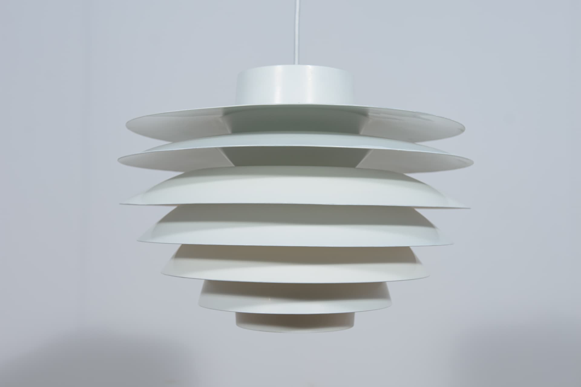 Lampa wisząca Verona, aluminium biały, proj. S. Middelboe, Fog & Mørup, Dania, lata 60. - 289343
