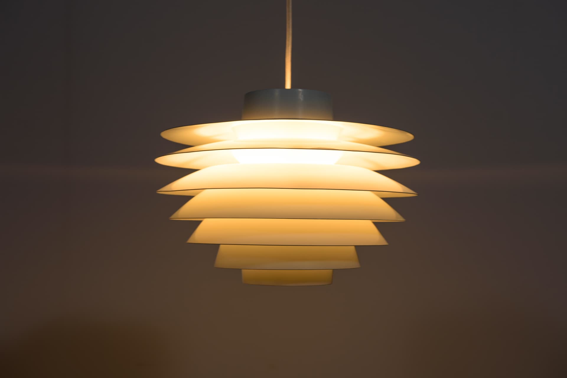 Lampa wisząca Verona, aluminium biały, proj. S. Middelboe, Fog & Mørup, Dania, lata 60. - 289344