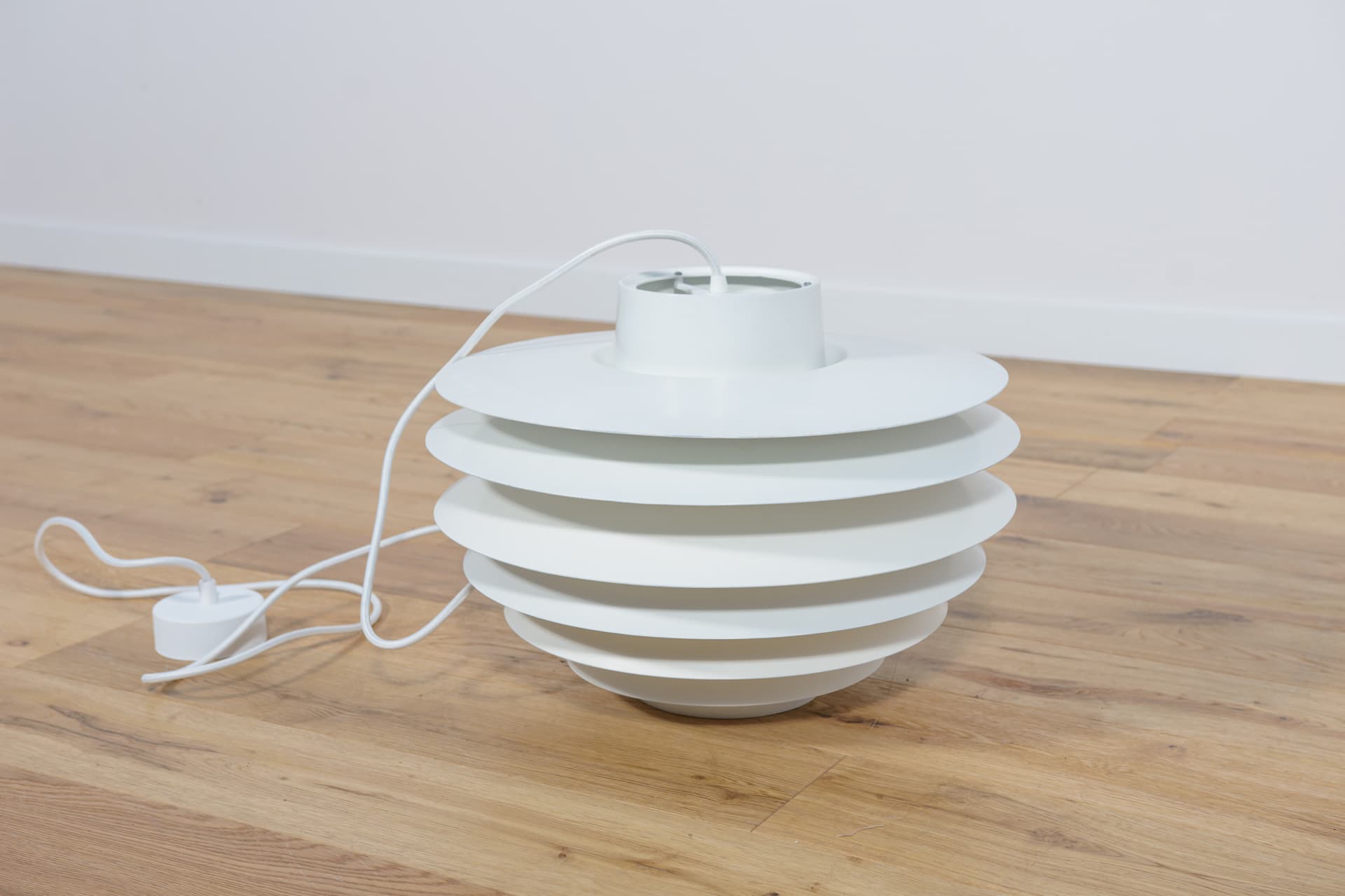 Lampa wisząca Verona, aluminium biały, proj. S. Middelboe, Fog & Mørup, Dania, lata 60. - 289348