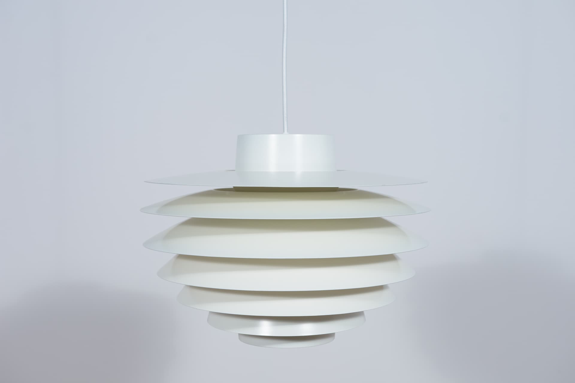 Lampa wisząca Verona, aluminium biały, proj. S. Middelboe, Fog & Mørup, Dania, lata 60. - 289386