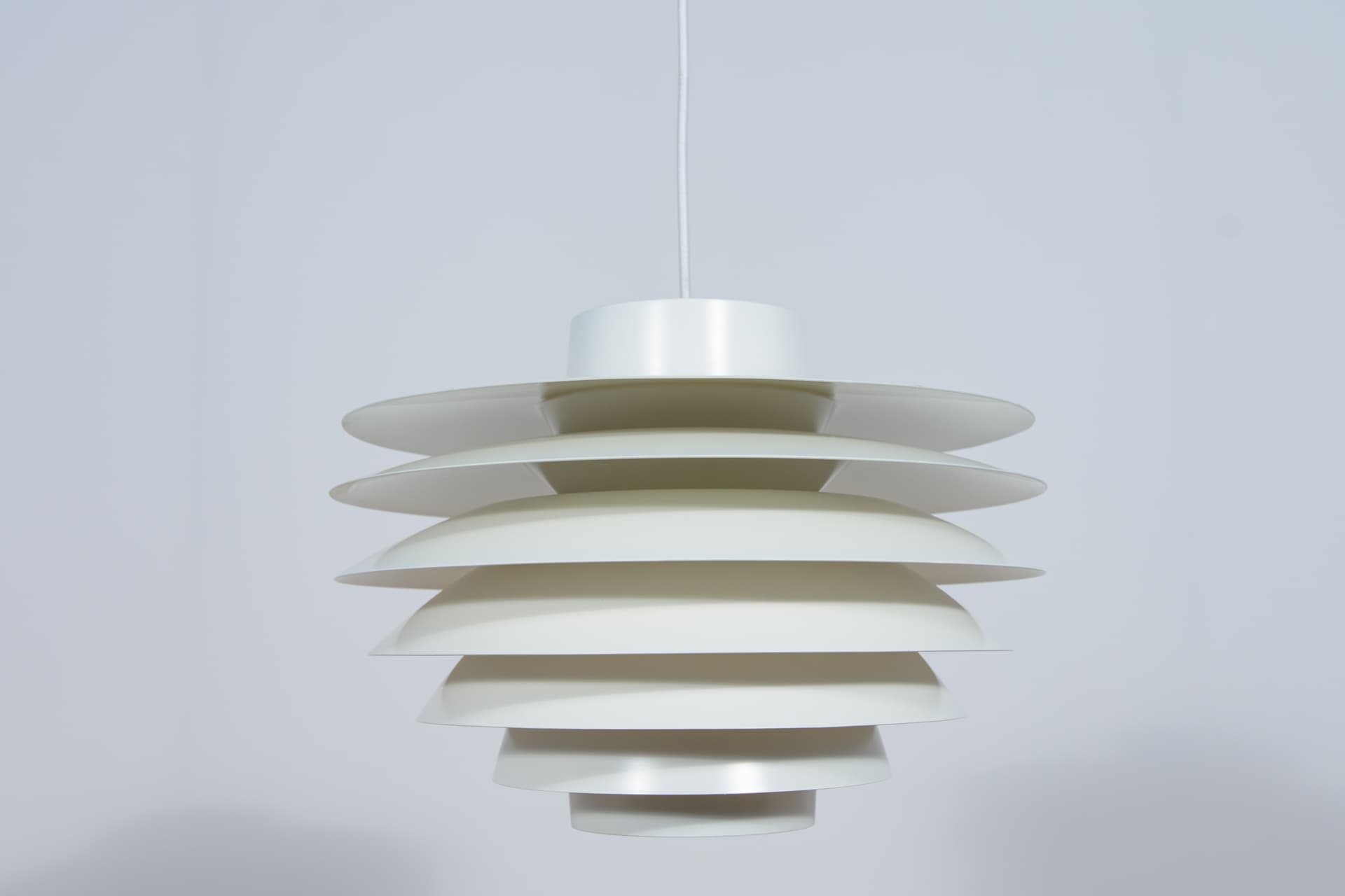 Lampa wisząca Verona, aluminium biały, proj. S. Middelboe, Fog & Mørup, Dania, lata 60. - 289385