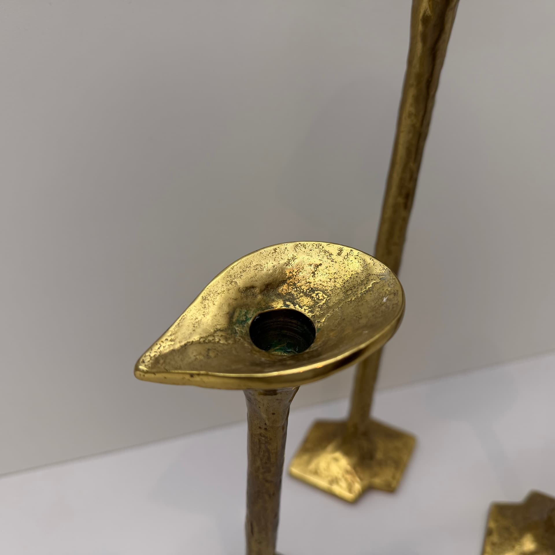 Komplet świeczników brutalistycznych, mosiądz złoty, Niemcy, lata 60. - 289653